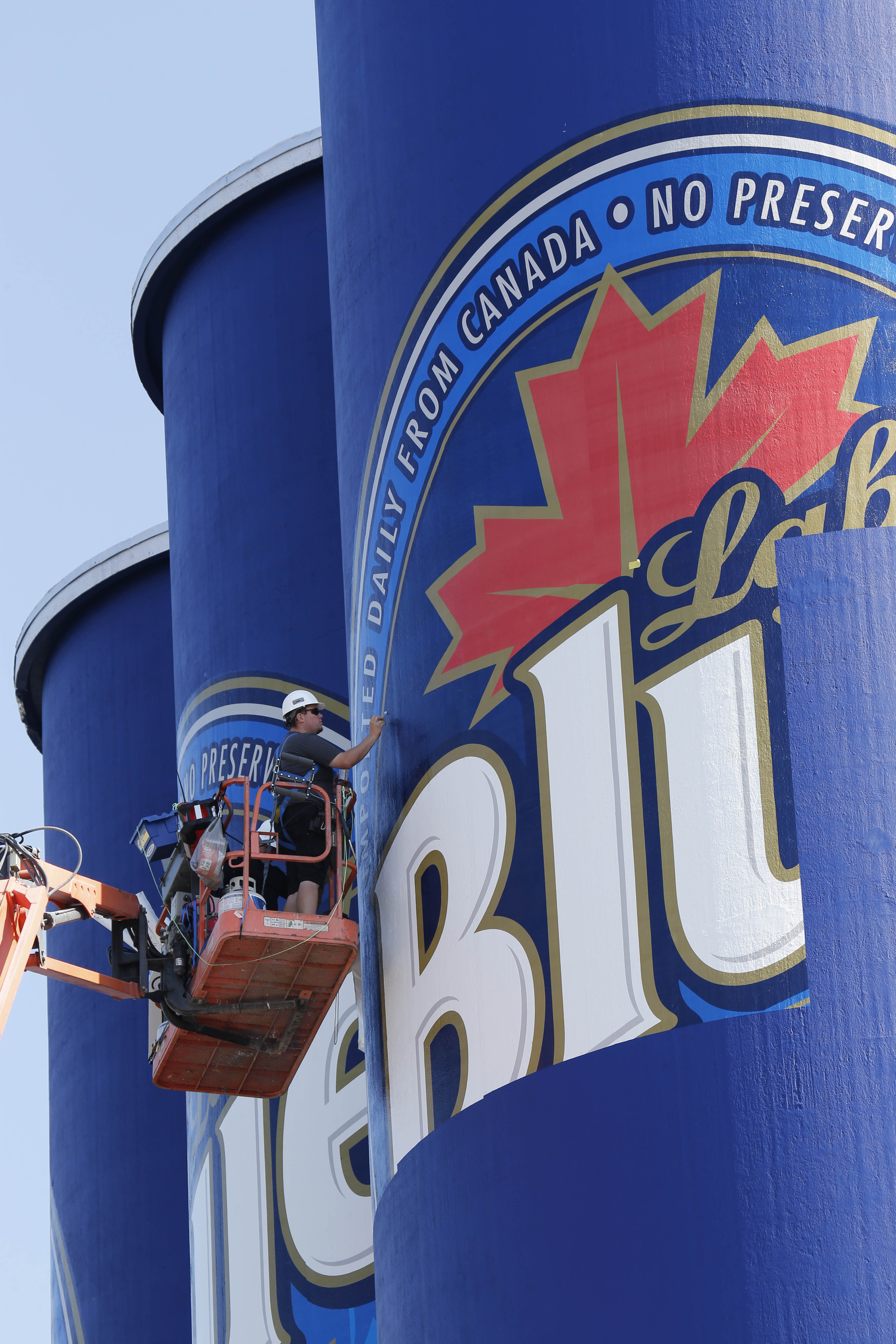 Correction: Buffalo Silos-Beer Ad story