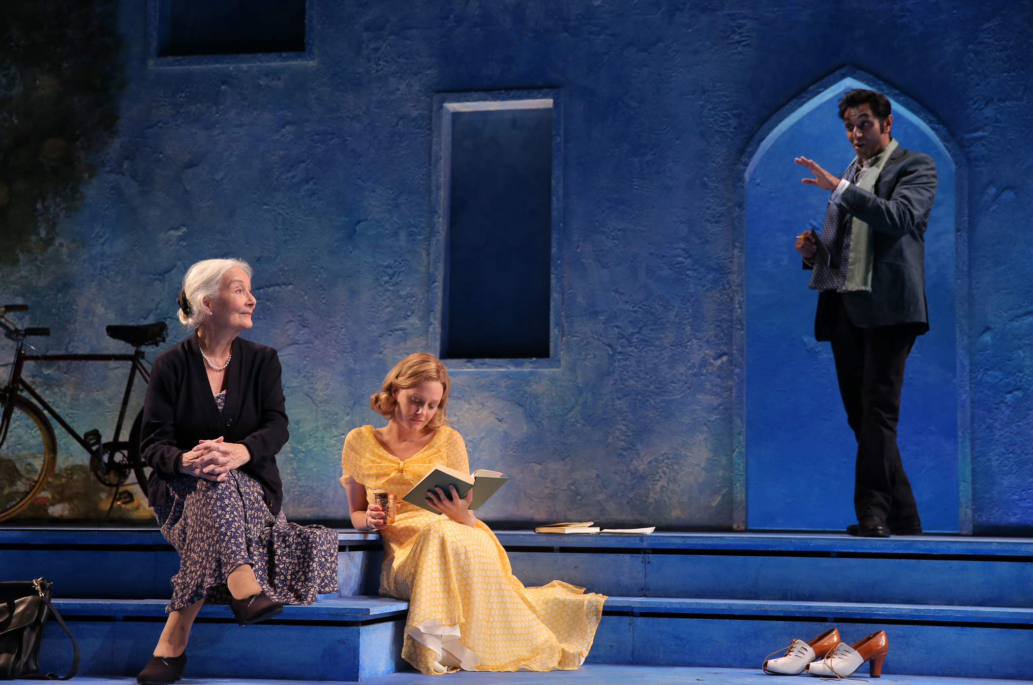 Review: 'Indian Ink' is witty mockery of Brits