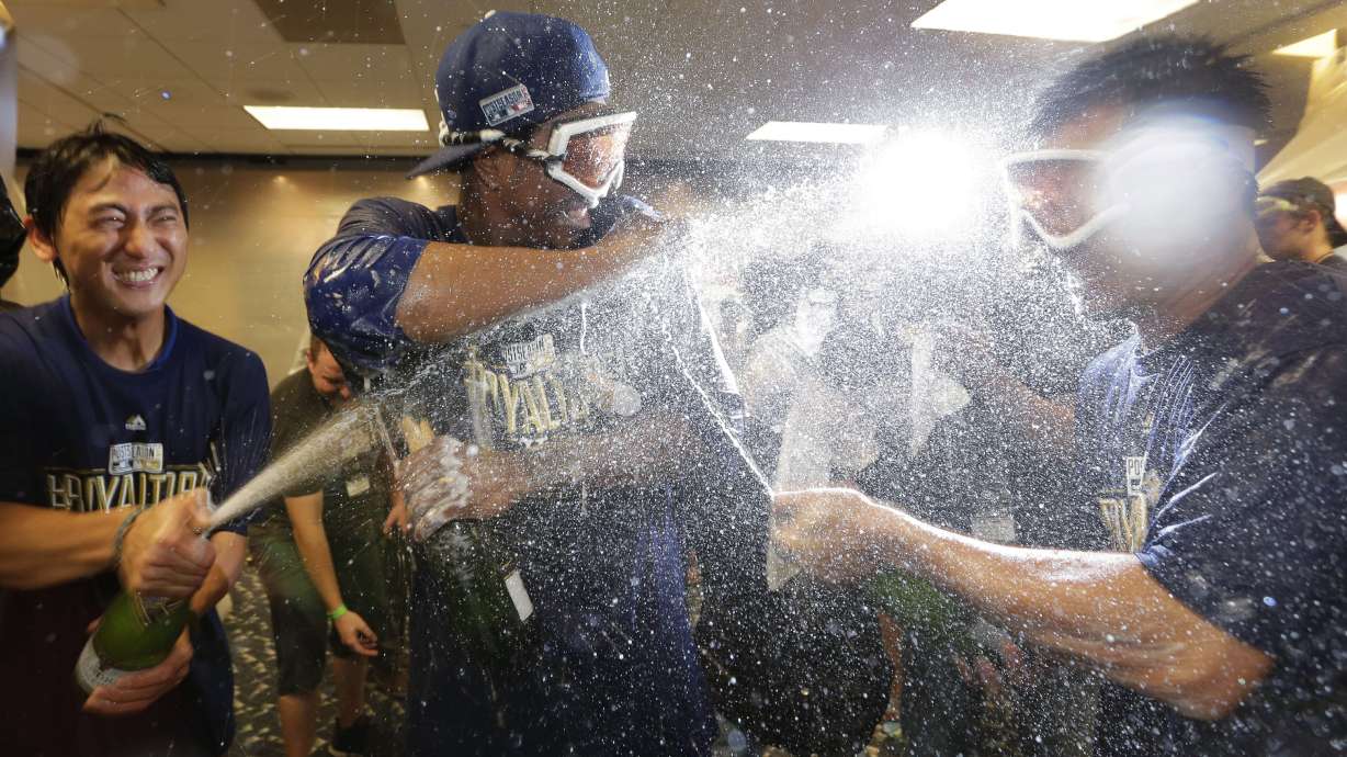 Extra innings boost audience for AL wild-card game