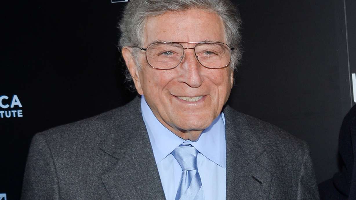 Tony Bennett sets mark as oldest act with No. 1 LP