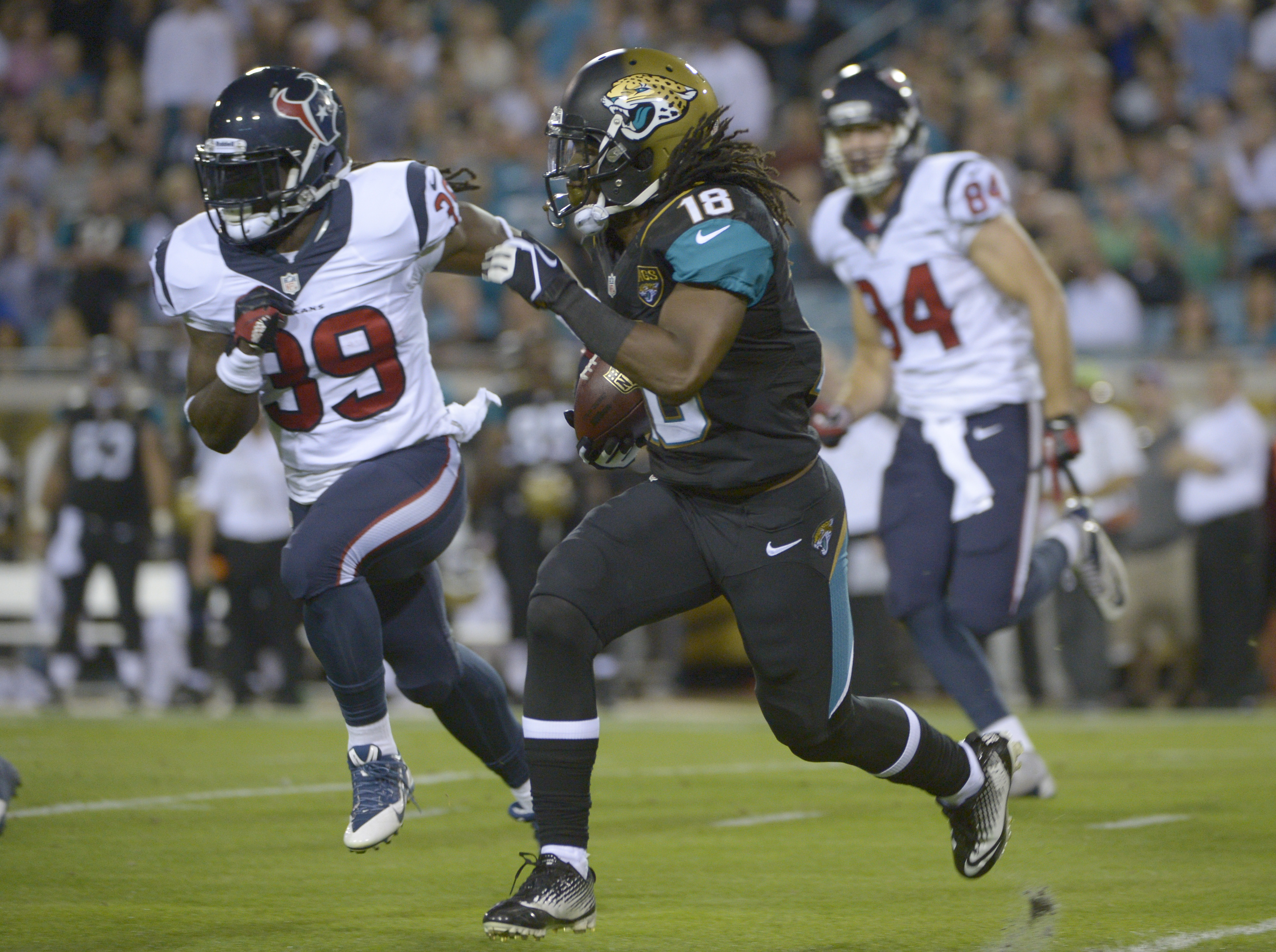 Jaguars receiver Sanders returns from suspension