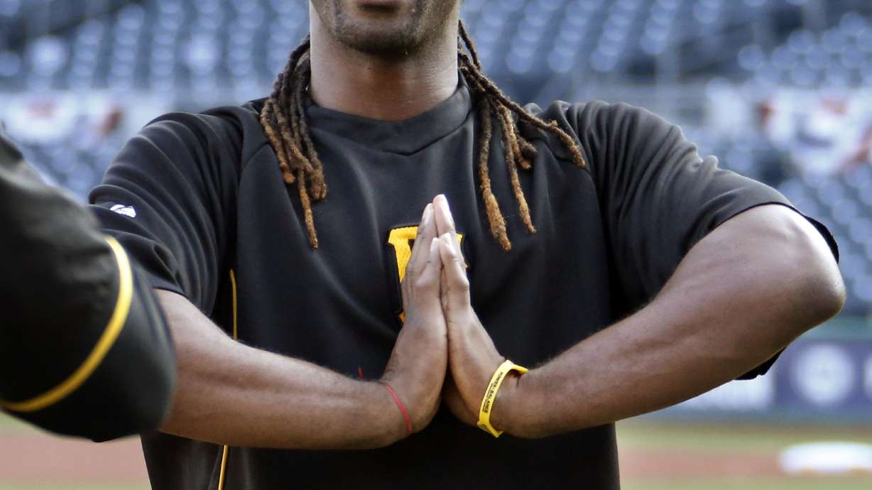 Pirates carry 3 catchers to protect hobbled Martin