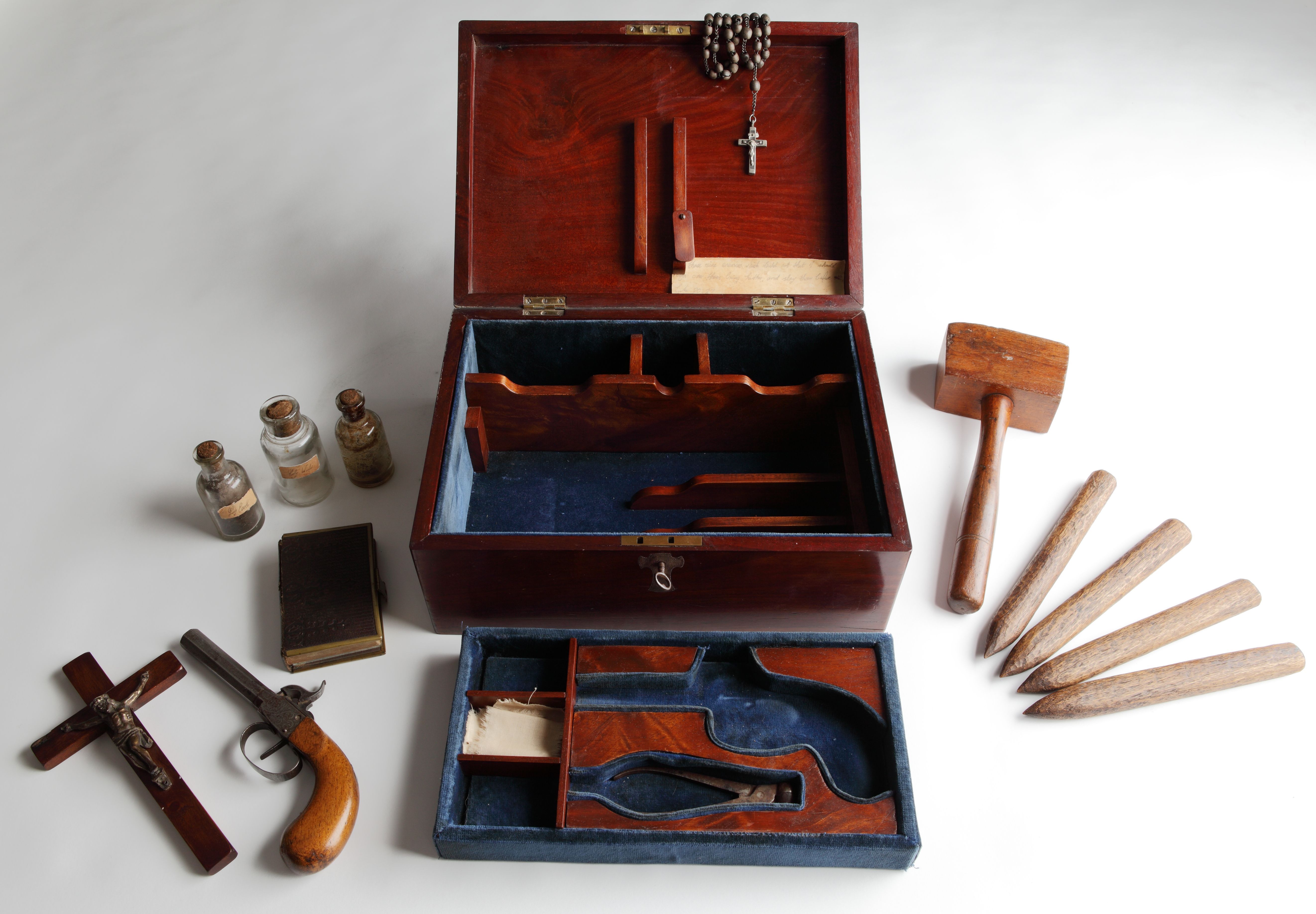 London exhibit charts chilling allure of gothic