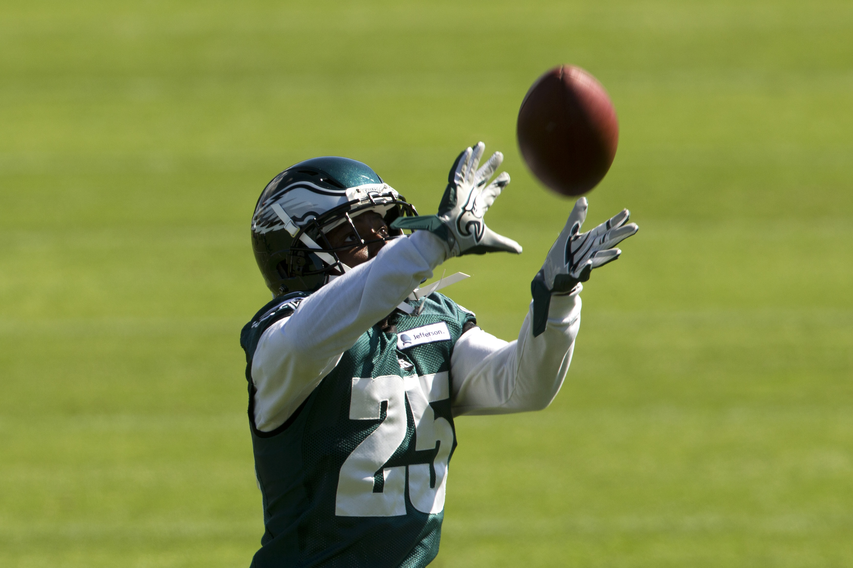 Eagles running back McCoy baffled by his struggles