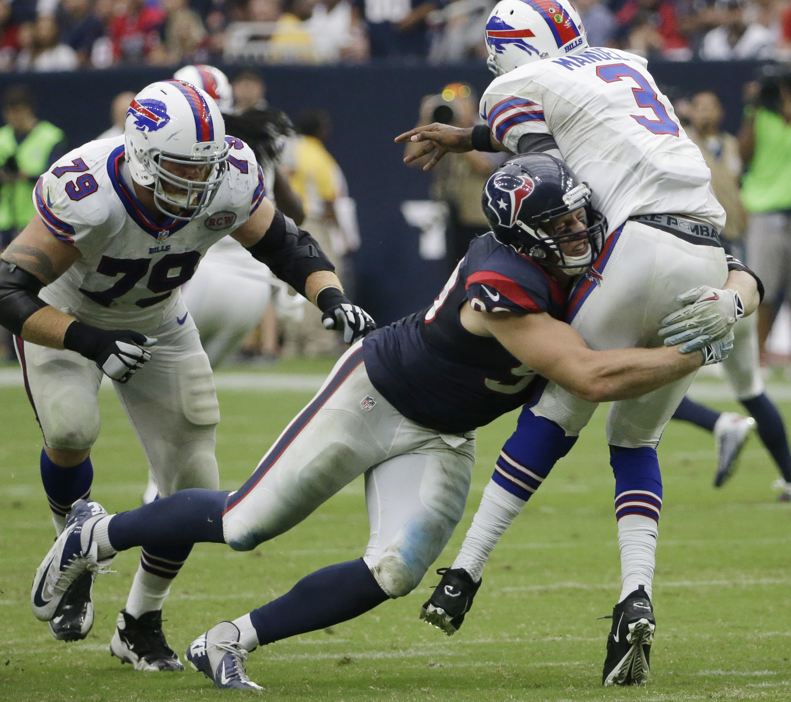 Bills' Manuel refuses take benching sitting down
