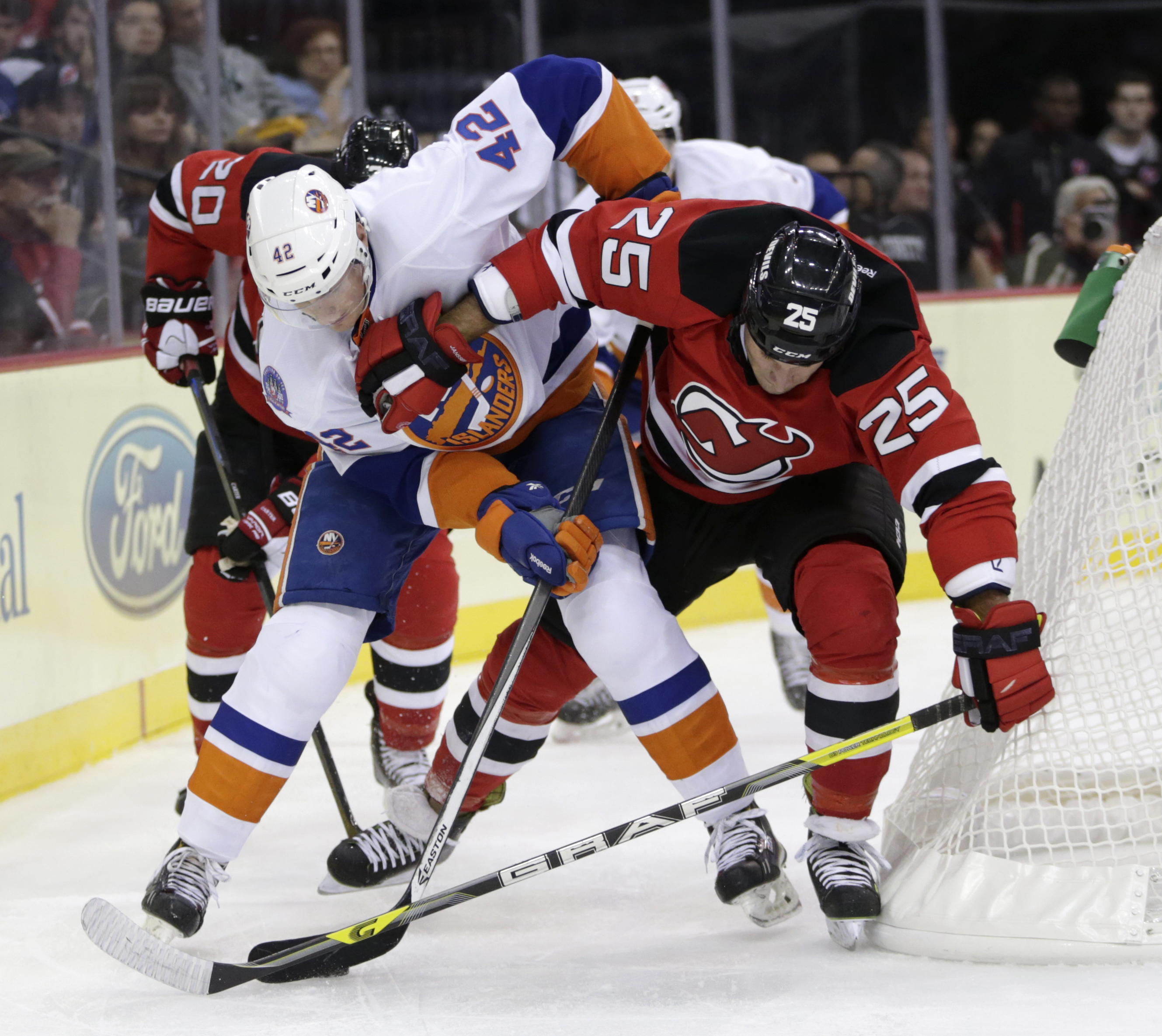 Zajac lifts Devils past Islanders in shootout