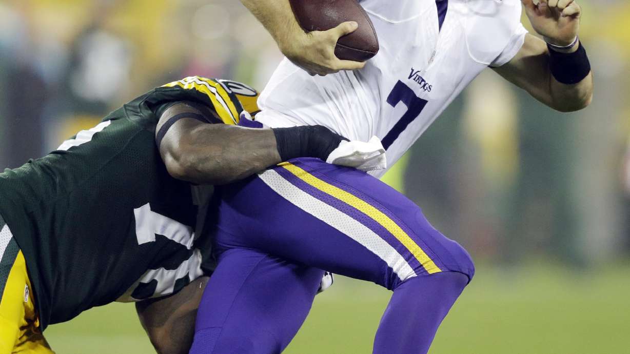 Lacy back on track, Packers rout Vikings 42-10