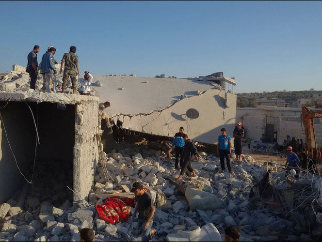 Encuesta: 2 de cada 3 apoya ataques en Siria, Irak