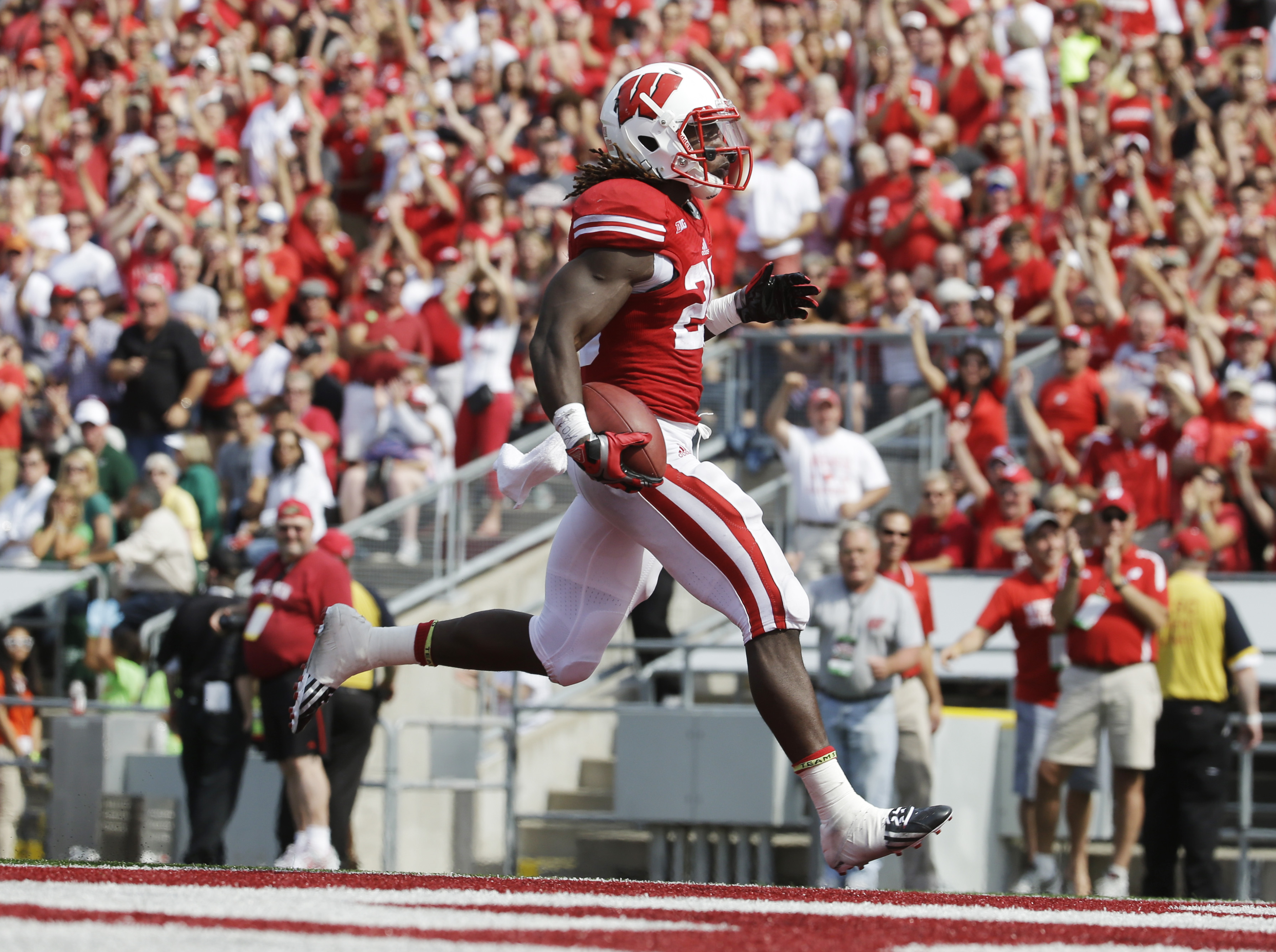 Badgers look to stay on roll, visit Northwestern