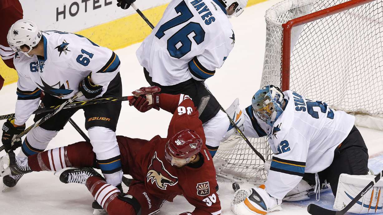 Sharks beat Coyotes 3-1 in preseason game