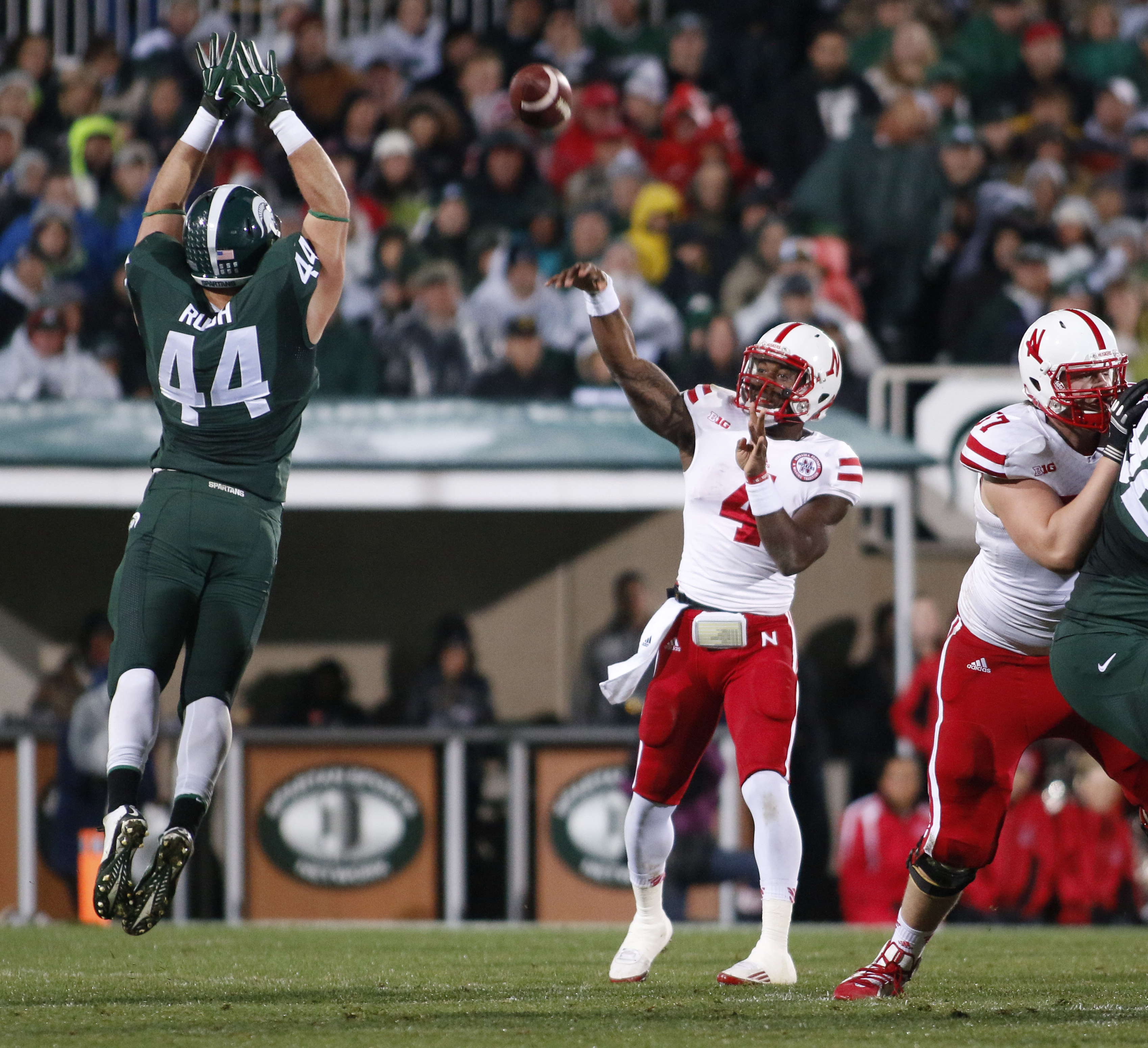 No. 10 Michigan St holds off No. 19 Nebraska 27-22