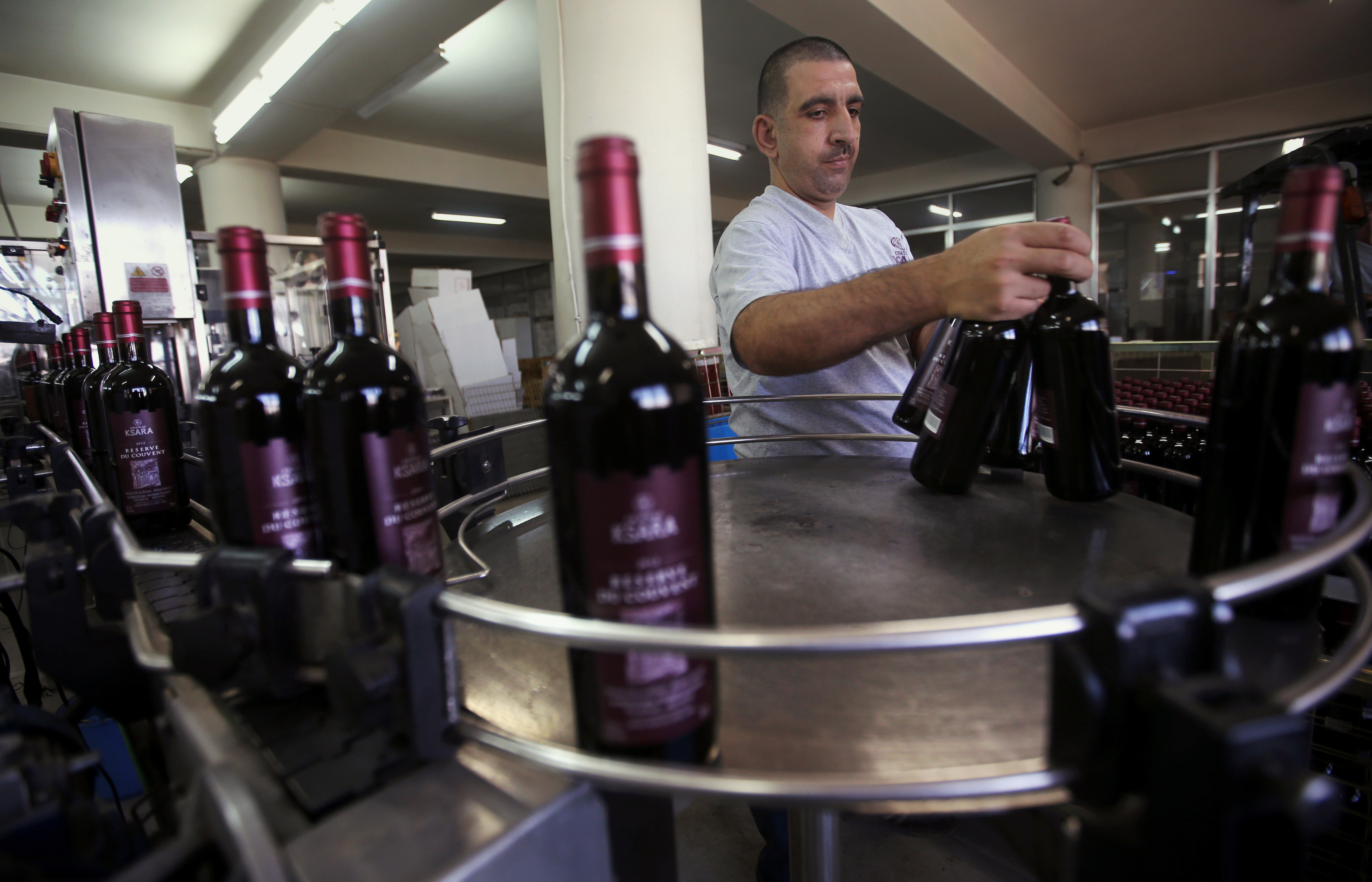 Syrians, Lebanese produce wine in ferment of war