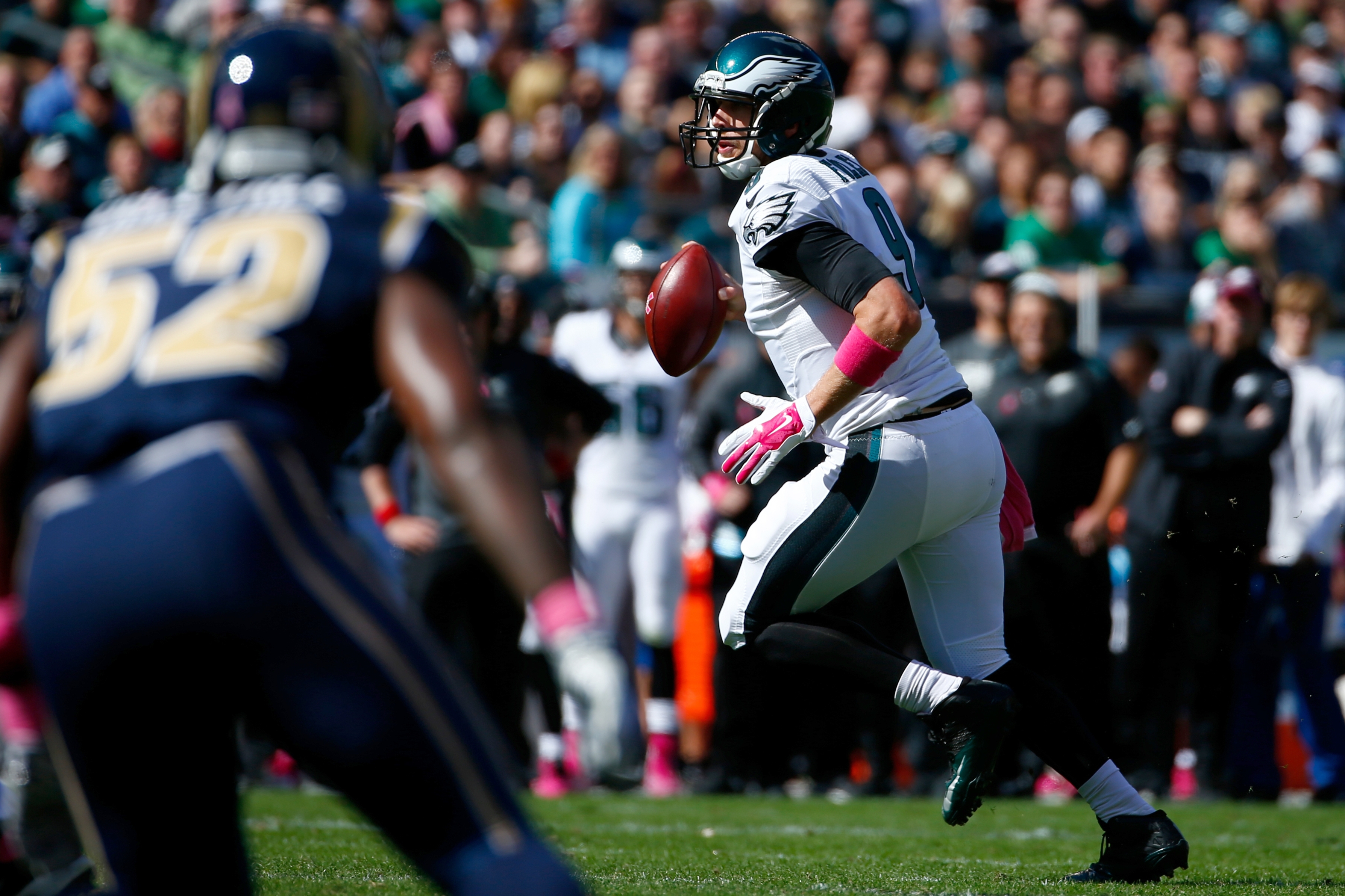 Eagles beat Rams behind defense, special teams