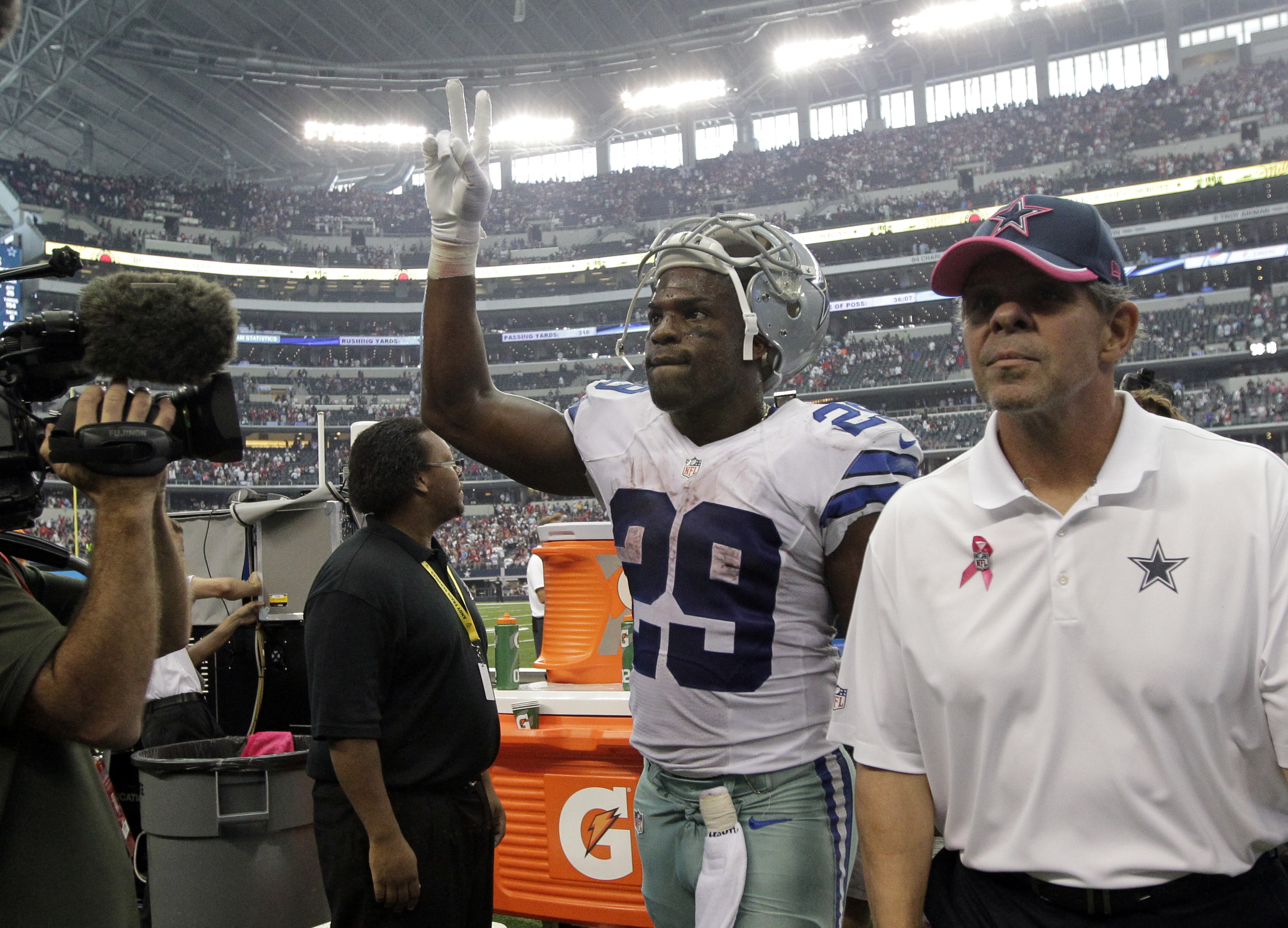 Bryant catch sends Cowboys over Texans 20-17 in OT