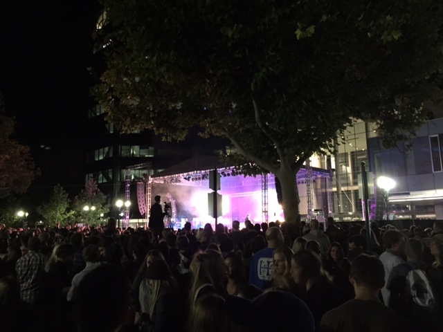 Provo mayor gives Neon Trees keys to city during concert