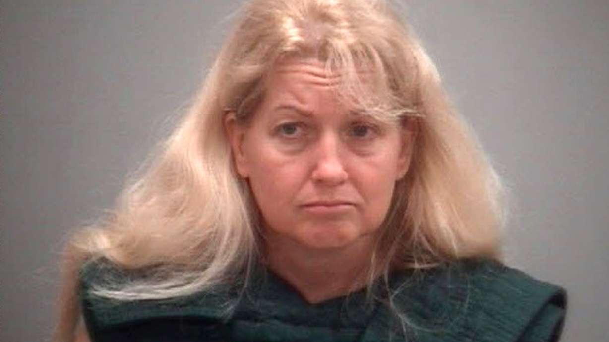 Witness: Mom who tried to kill daughter insane