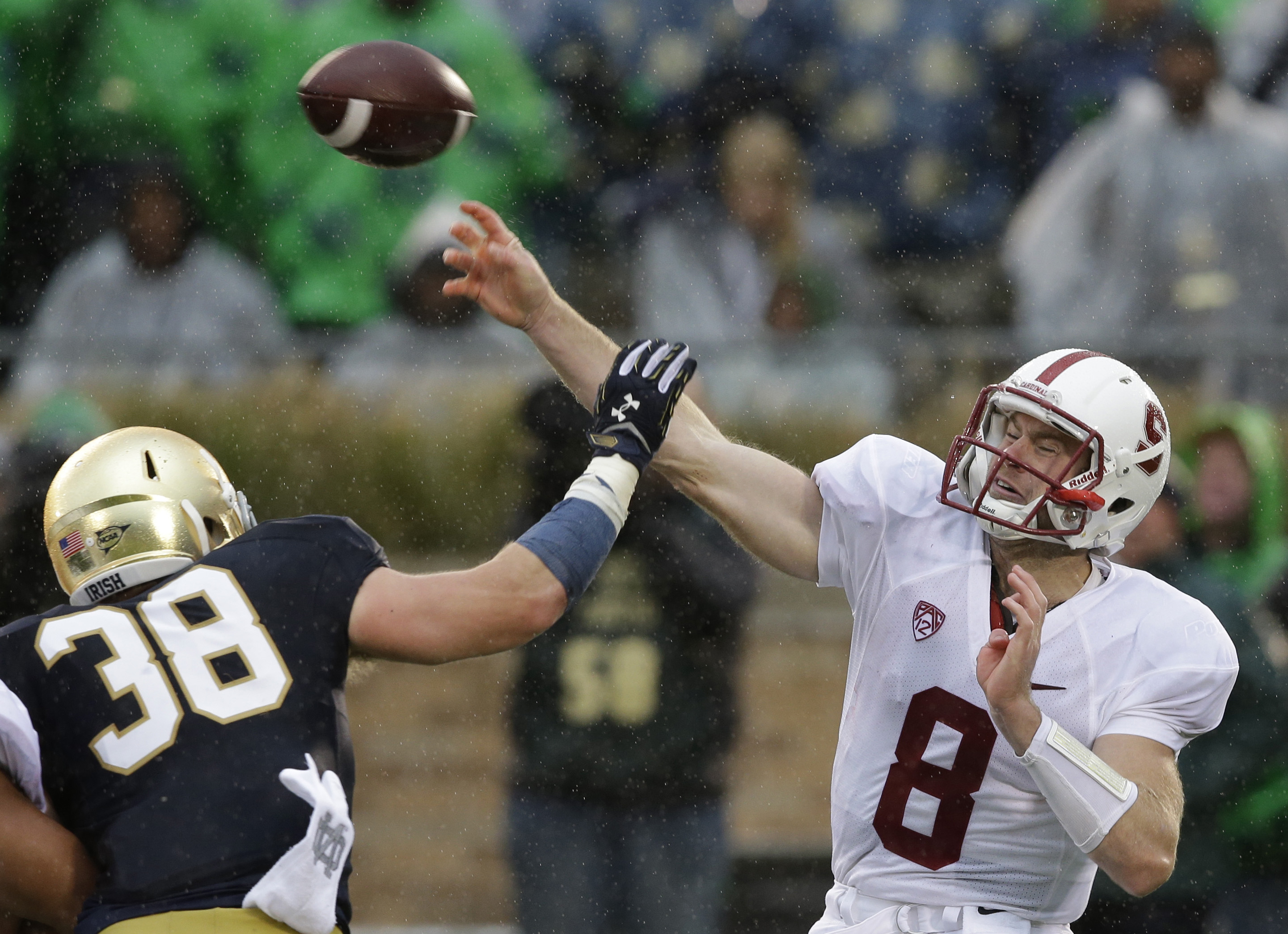 Stanford QB Kevin Hogan nursing leg injury