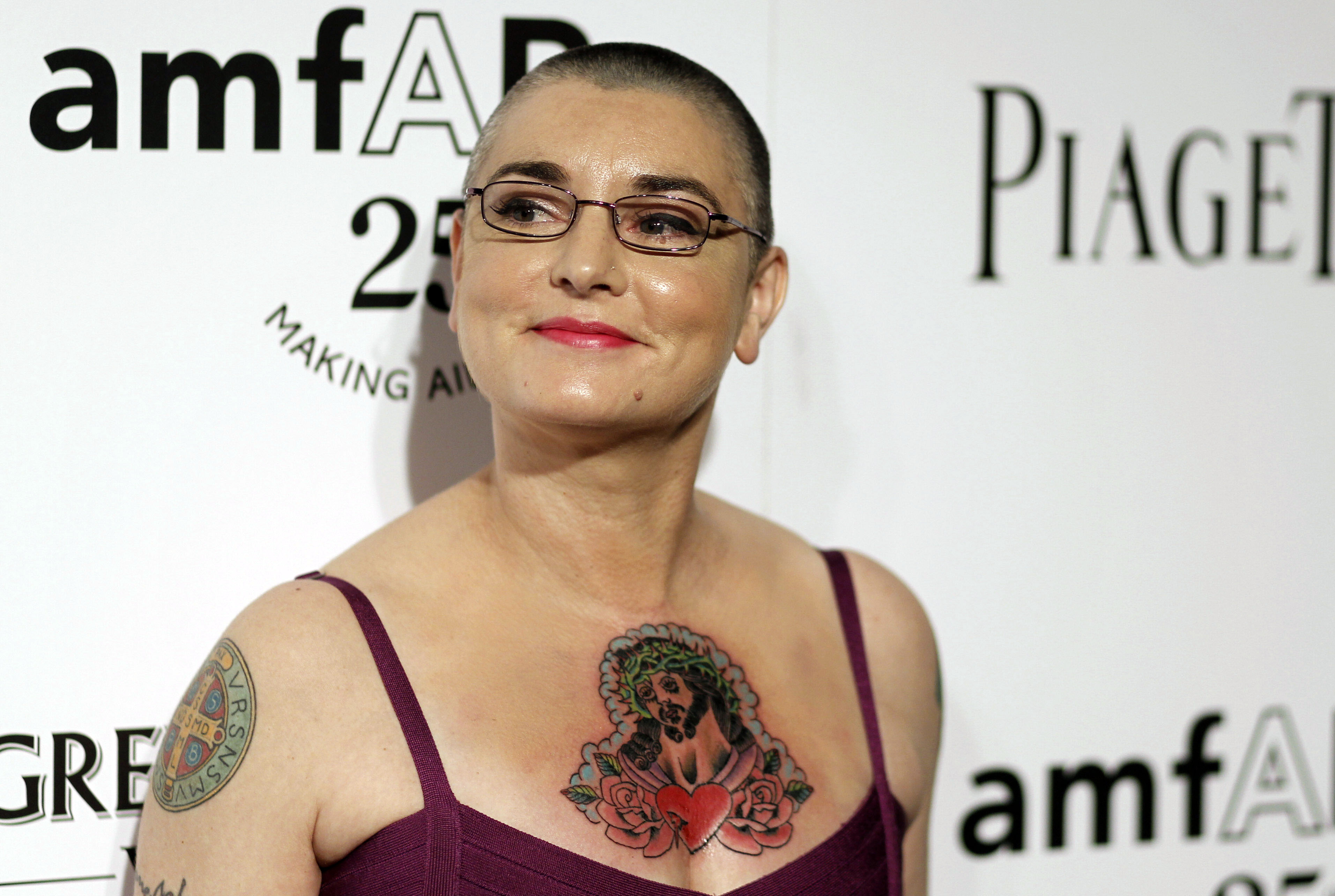Sinead O'Connor memoir with 'sexual dirt' due 2016