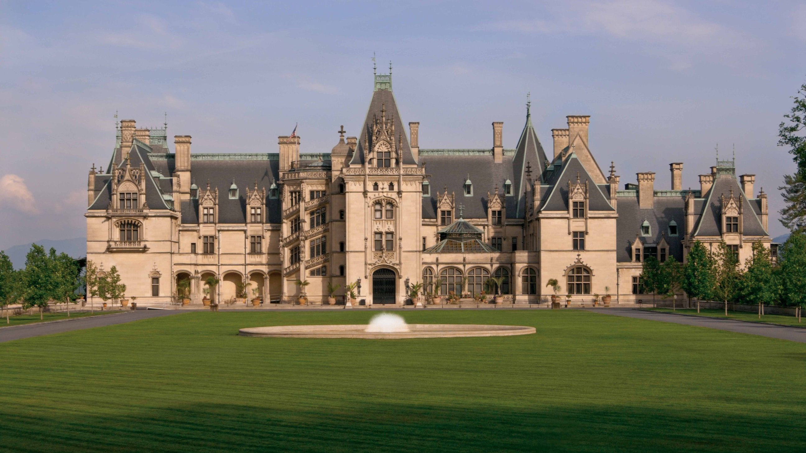 8 romantic castle hotels around the U.S.