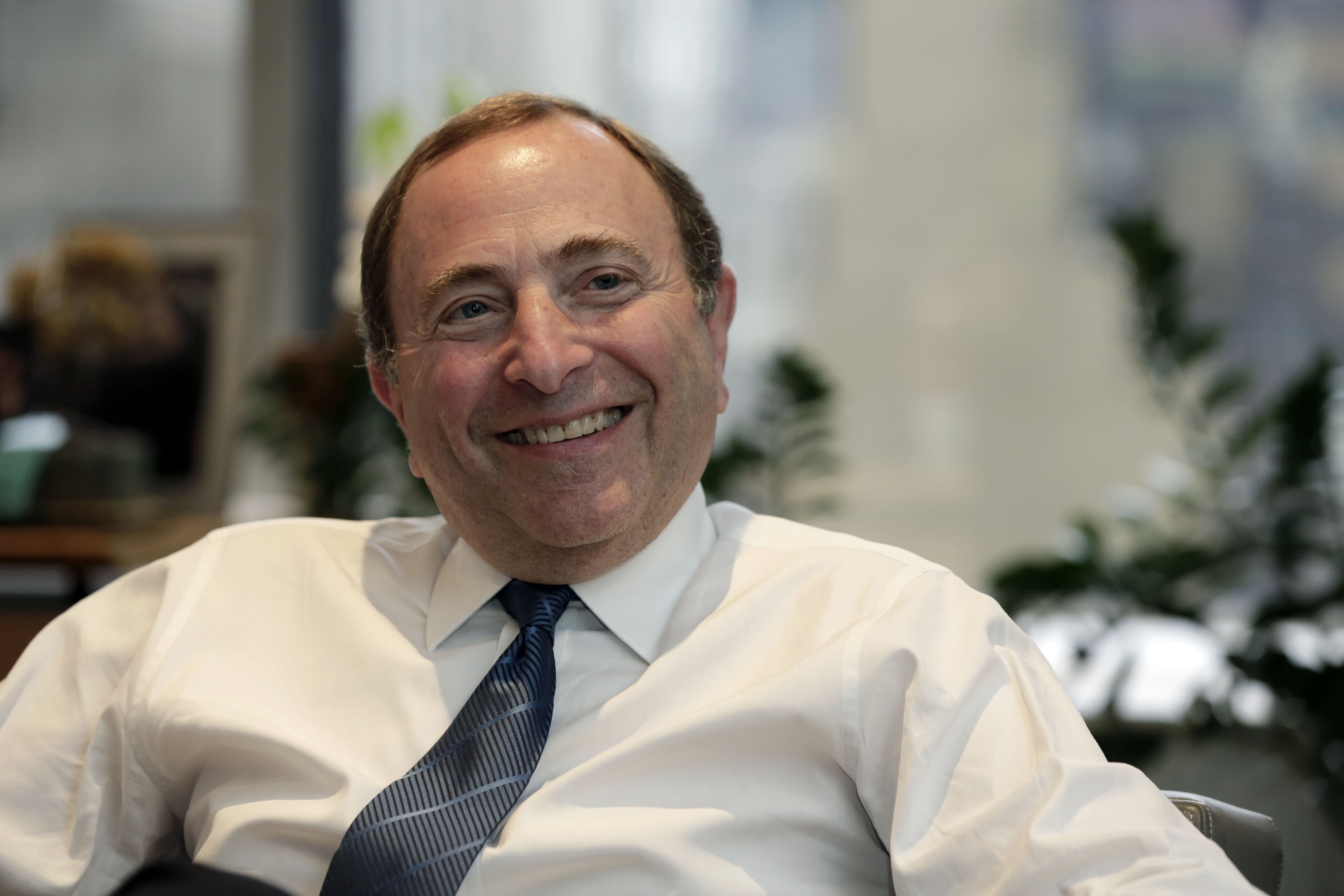 Bettman OK with Pronger getting shot at safety job