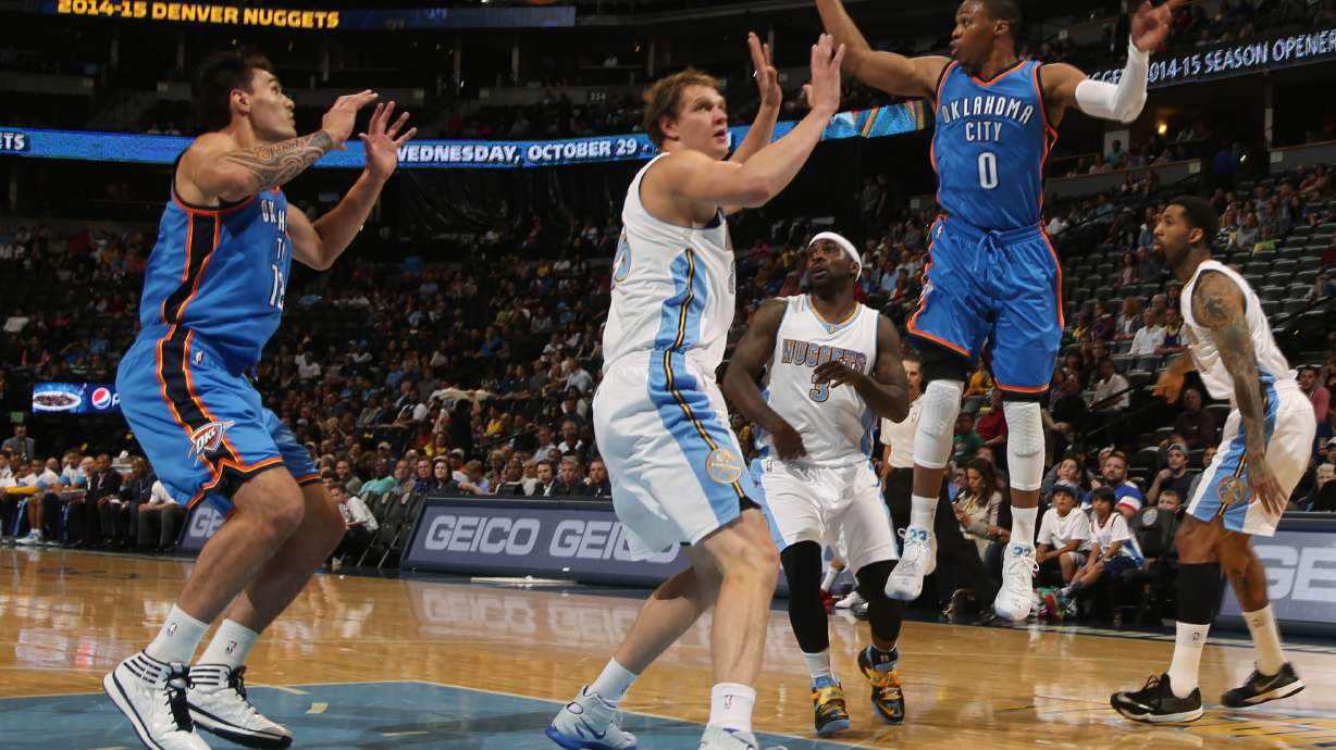 Mozgov scores 20 in Denver's win over Thunder