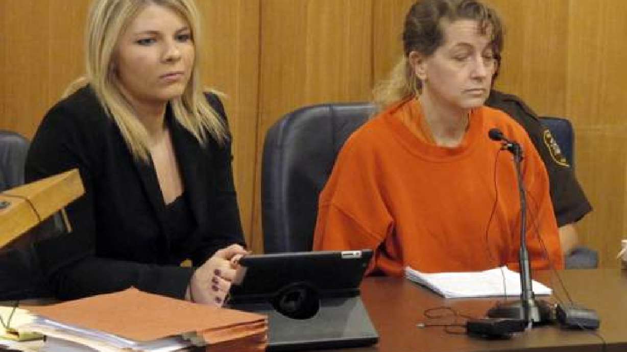 Sentencian a madre que quiso matar a hija autista