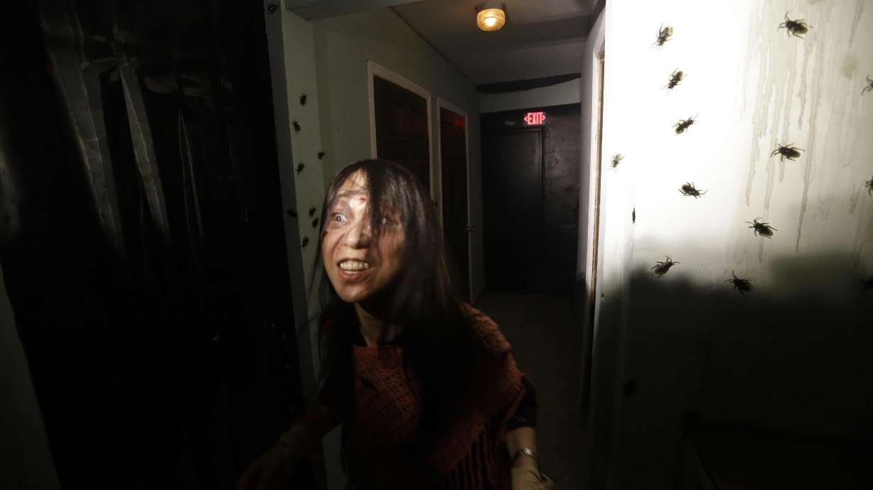 New York scare house evokes city's 'bad old days'