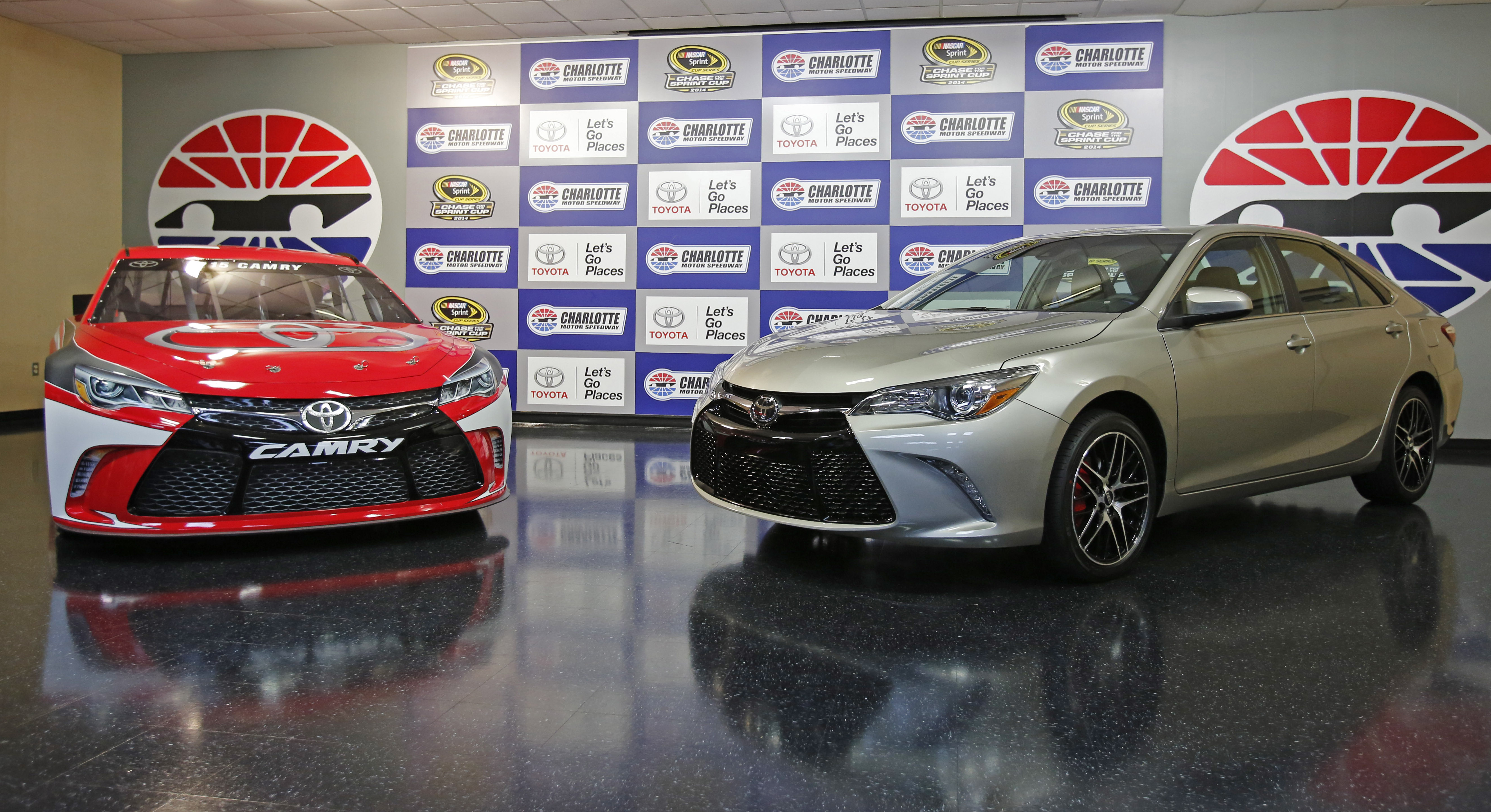 Toyota unveils 2015 Camry for NASCAR competition