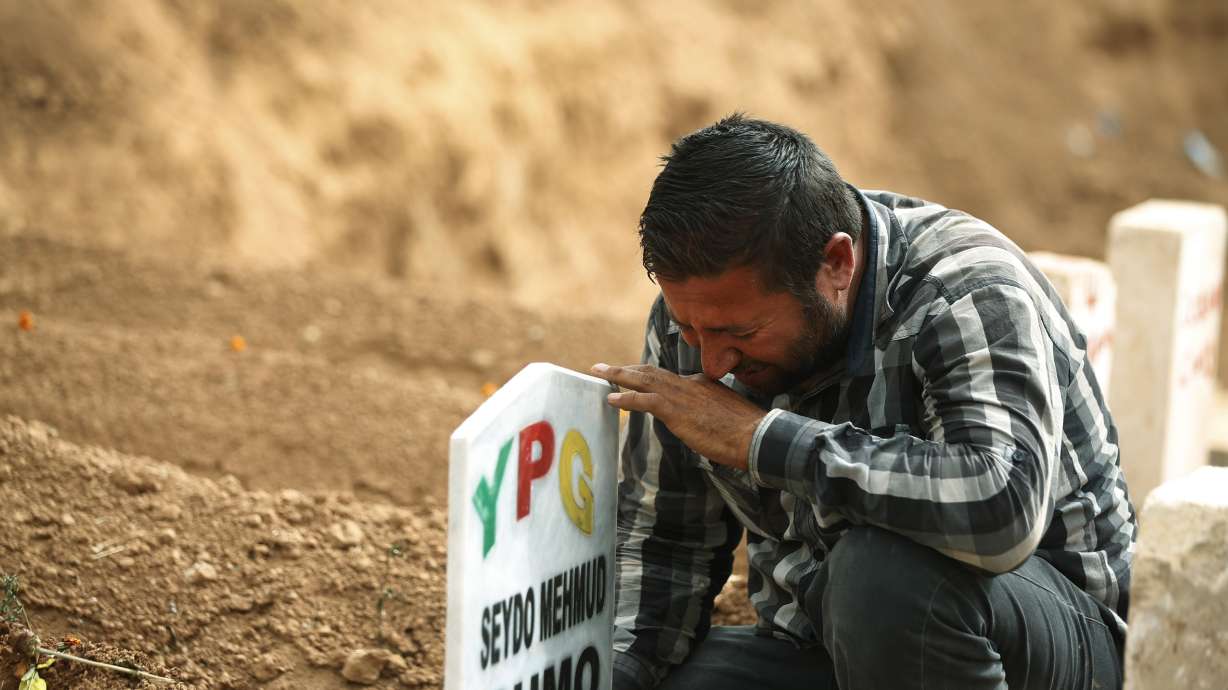 Syrian Kurds feel abandoned as Kobani battle rages