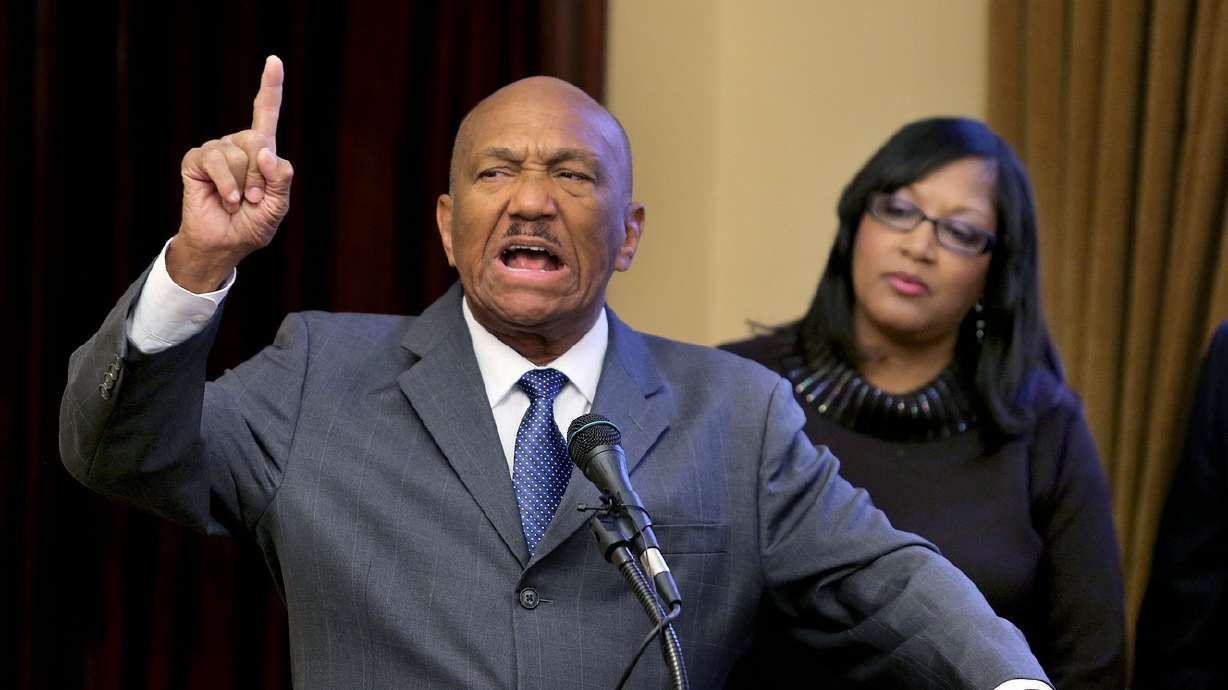 Group urges Utah to enforce Amendment 3