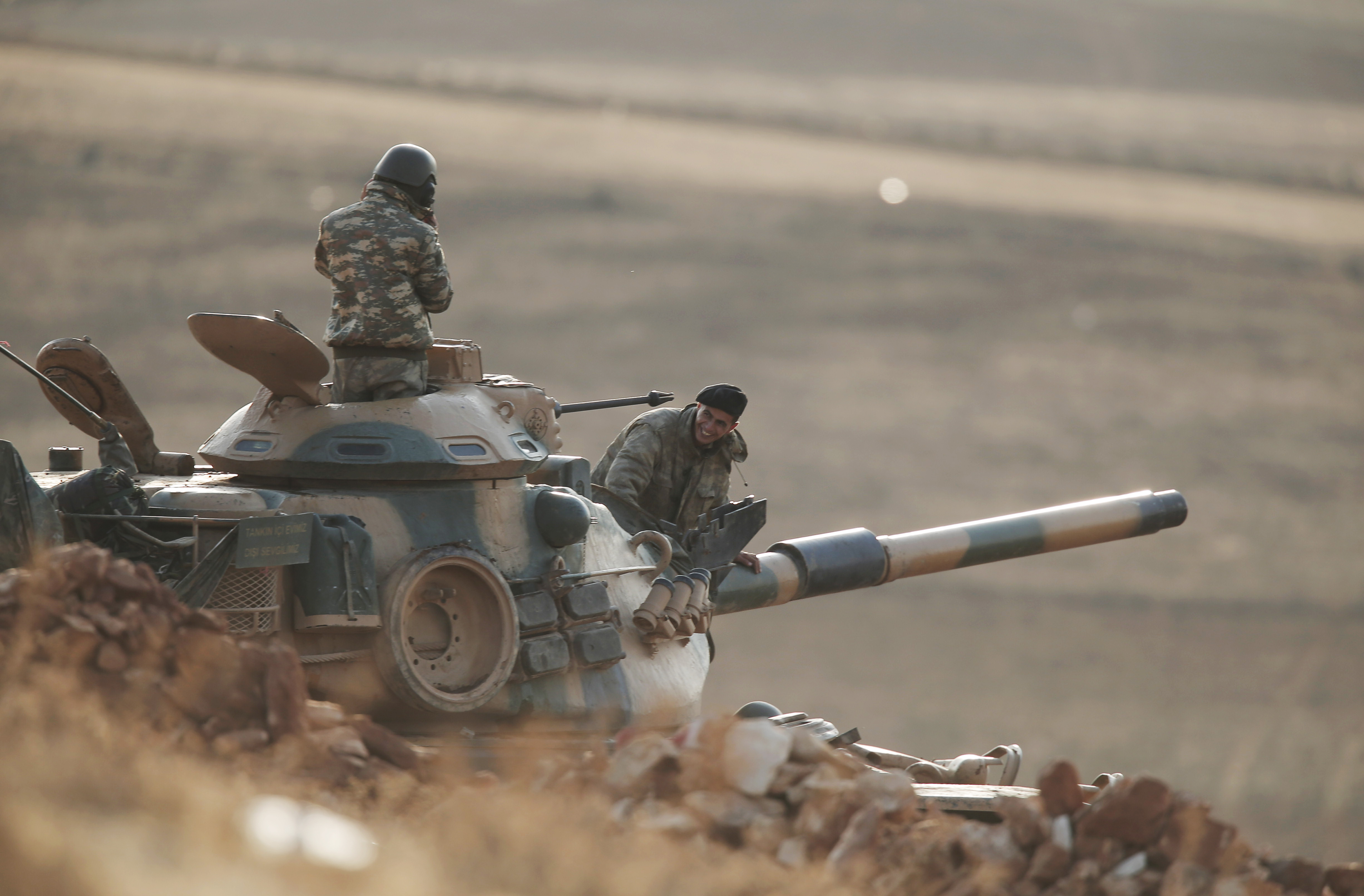Syrian Kurdish official calls for arms for Kobani