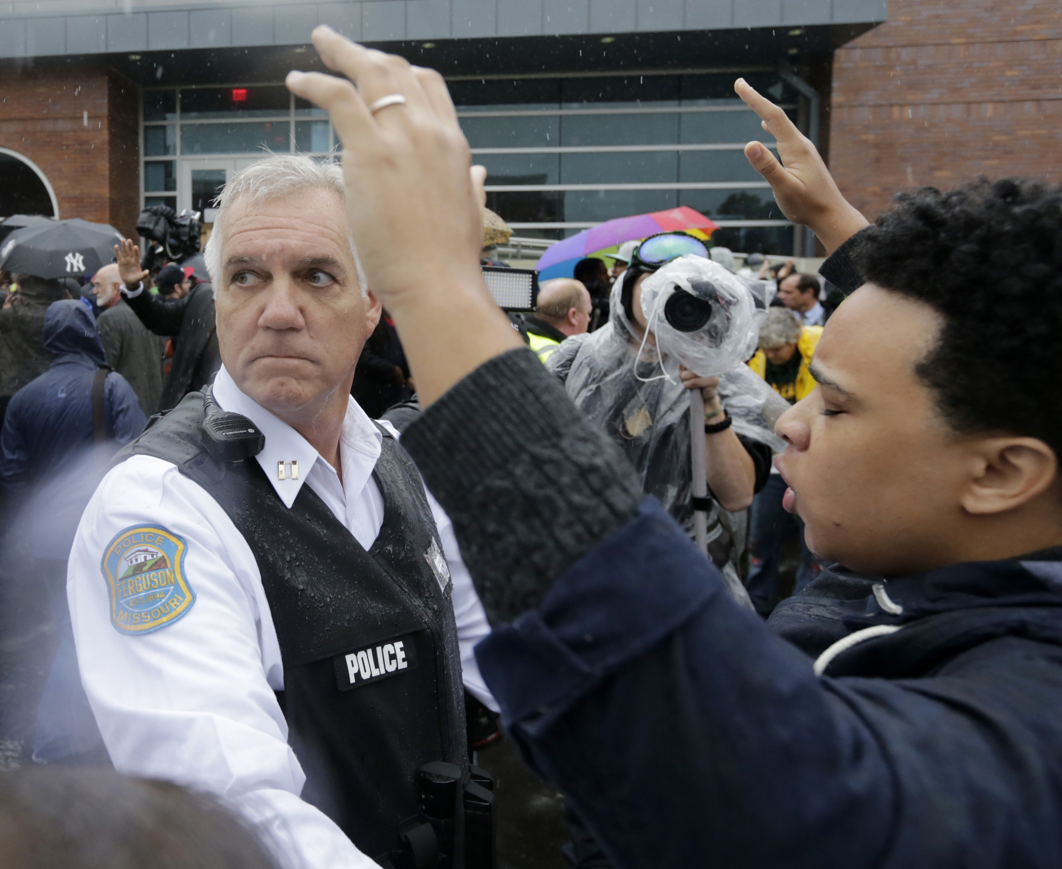 Report: Ferguson officer says he feared for life