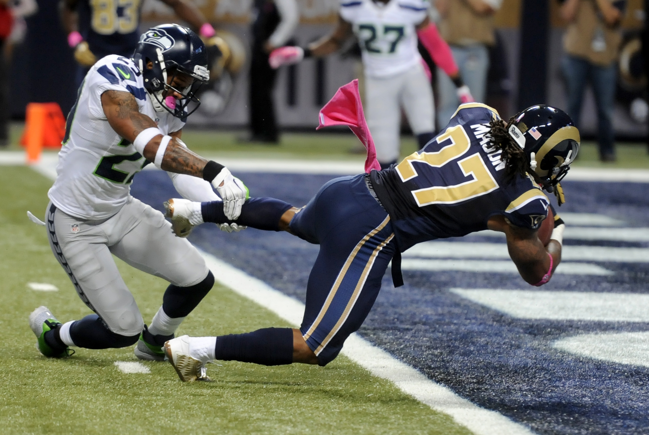 Rams hold off Seahawks 28-26