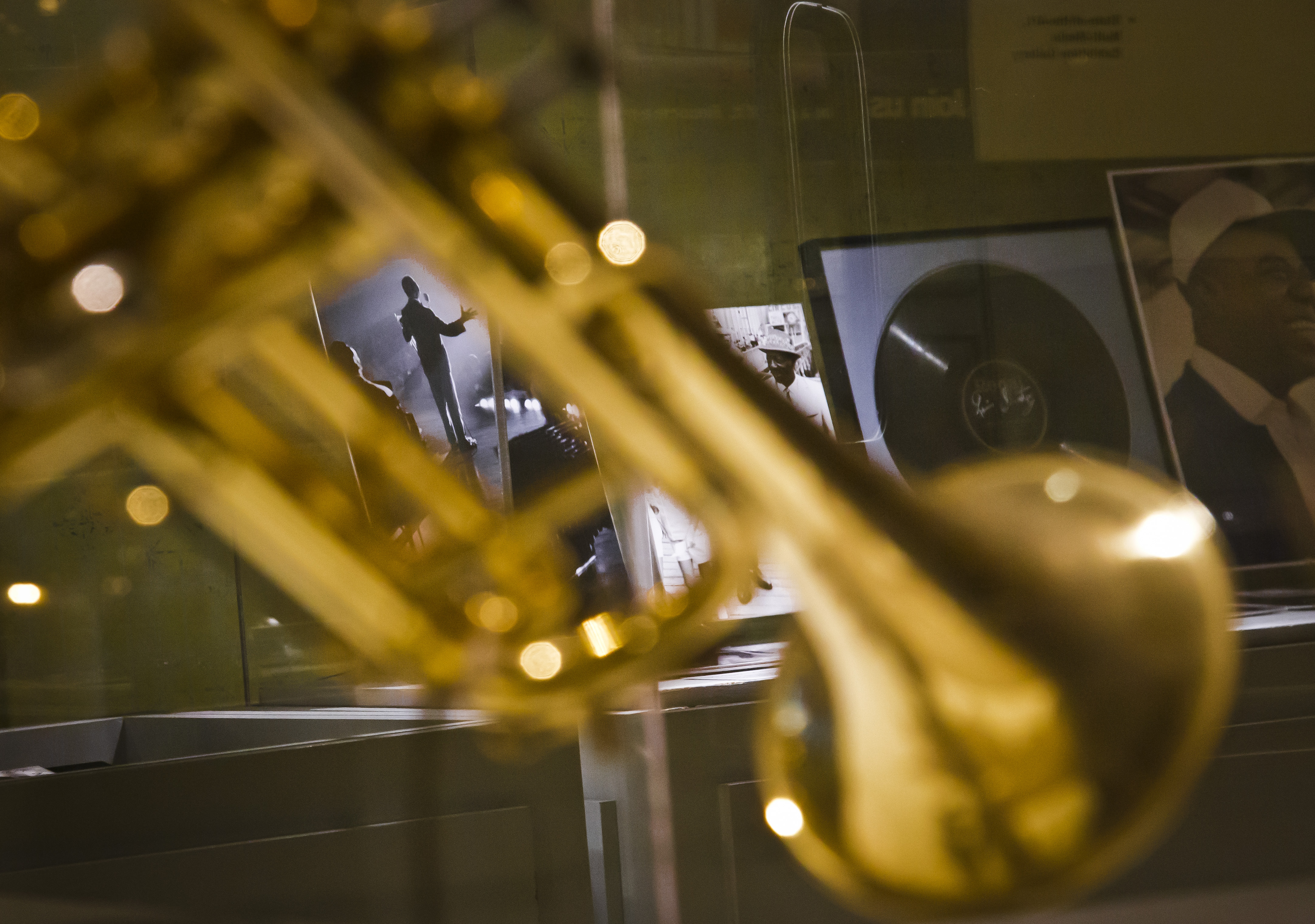 Museum shows Louis Armstrong photos by friend