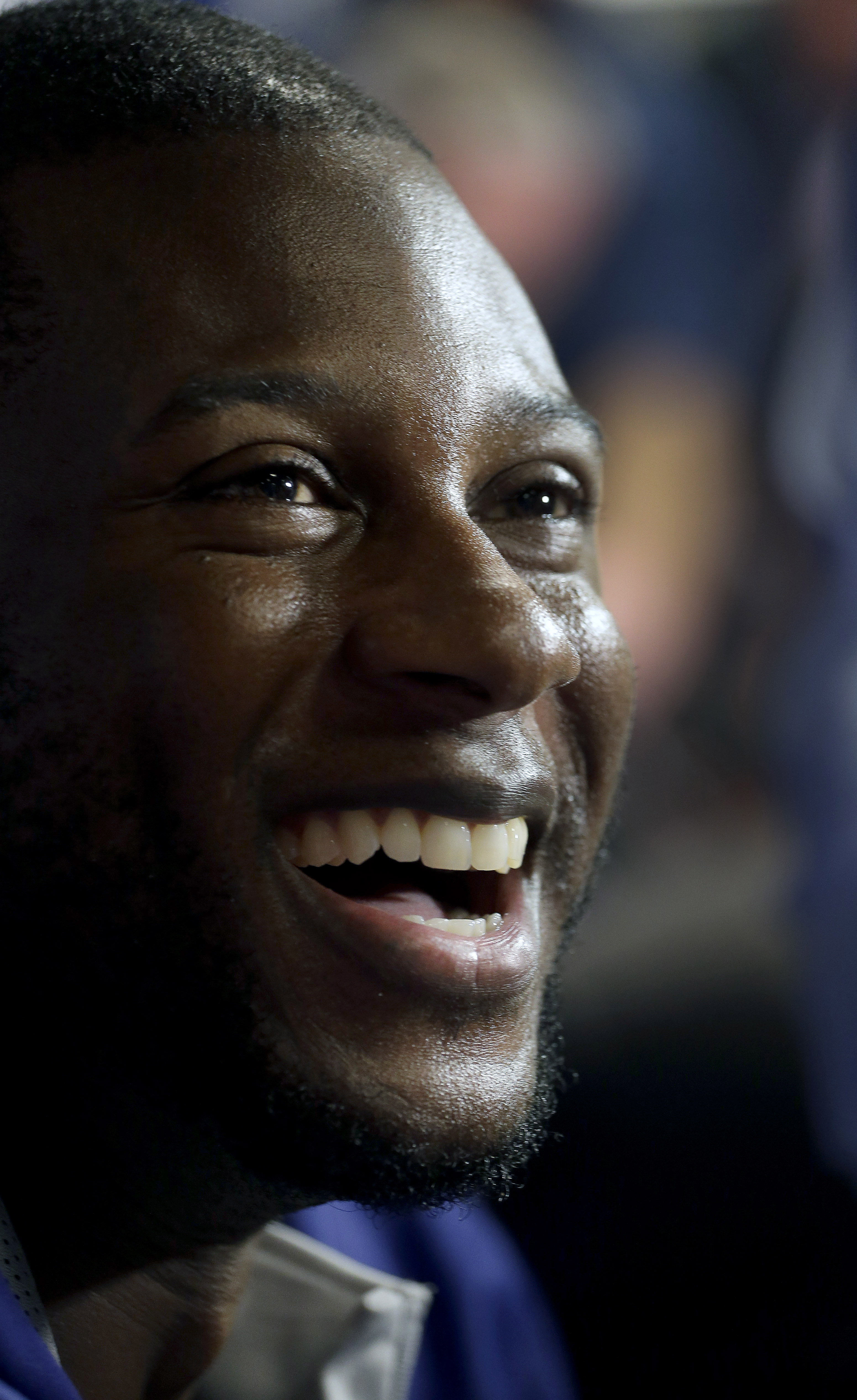 Royals' Cain, Holland learning about fatherhood