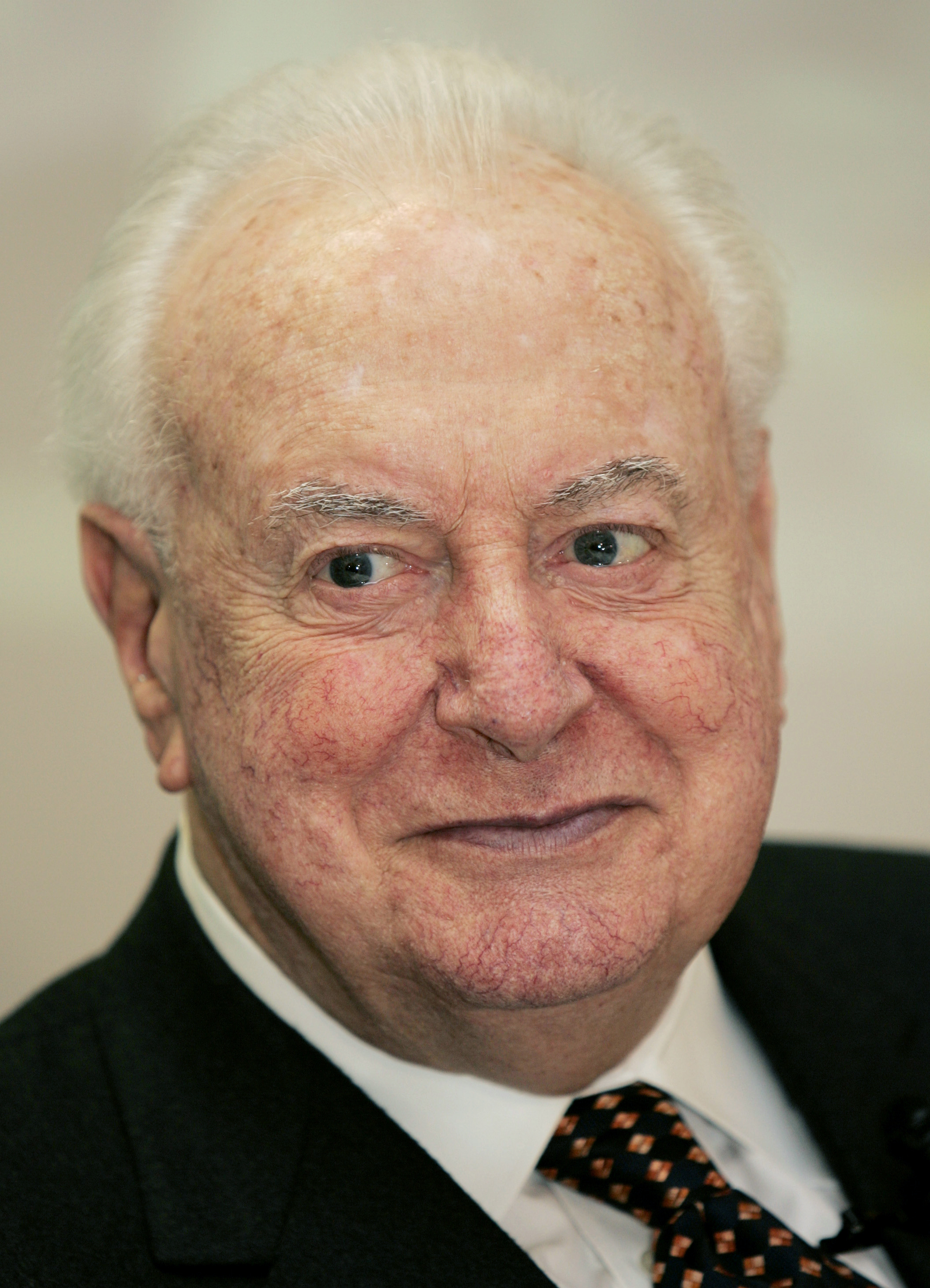 Australia premier credited with 1970s reforms dies