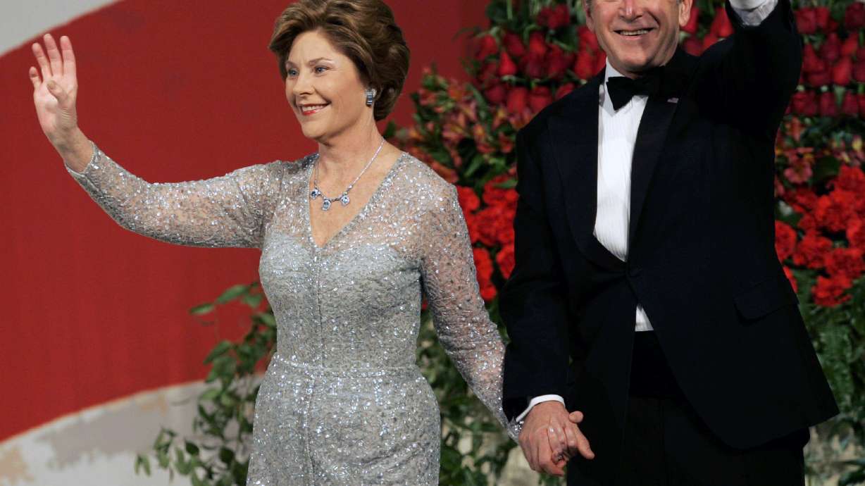 De la Renta gave first ladies fashion, friendship