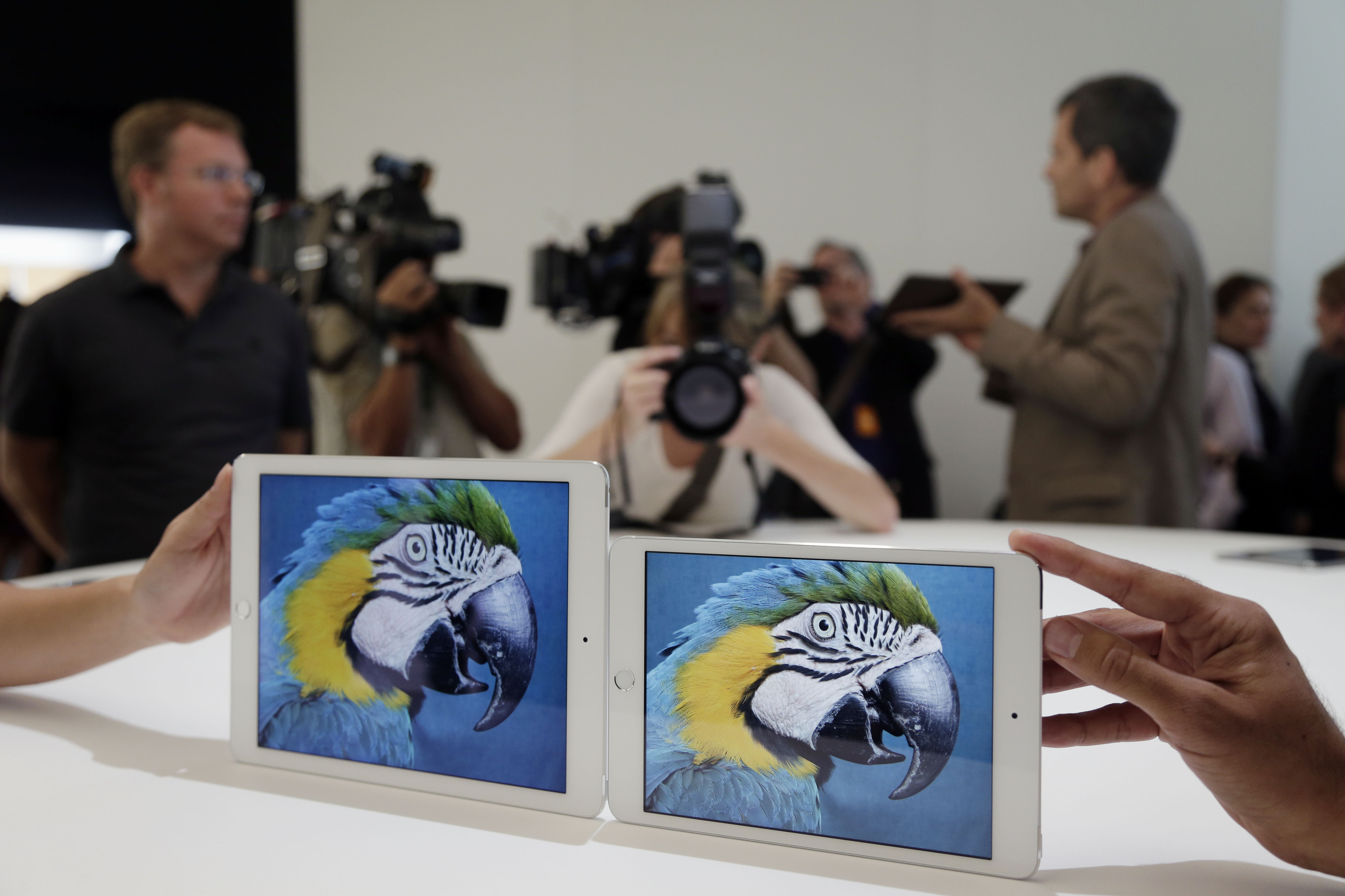 Review: Better cameras, less glare in iPad Air 2