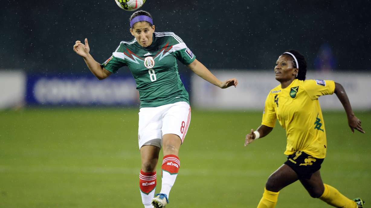 Mexico tops Jamaica, to face US in WCup qualifying
