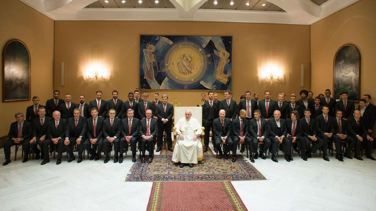 Pope praises Bayern Munich after Roma rout