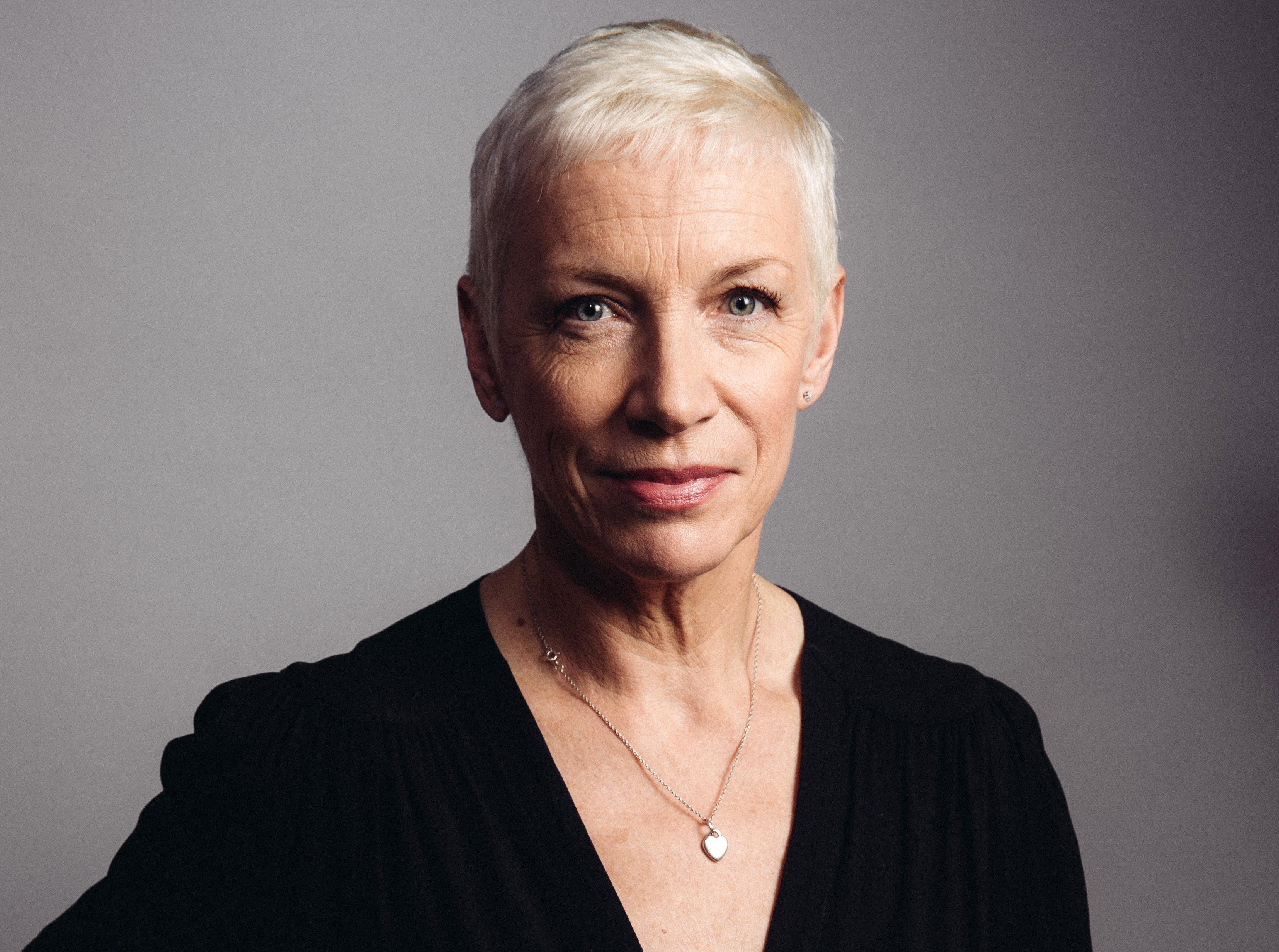Annie Lennox embraces jazzy 'Nostalgia'