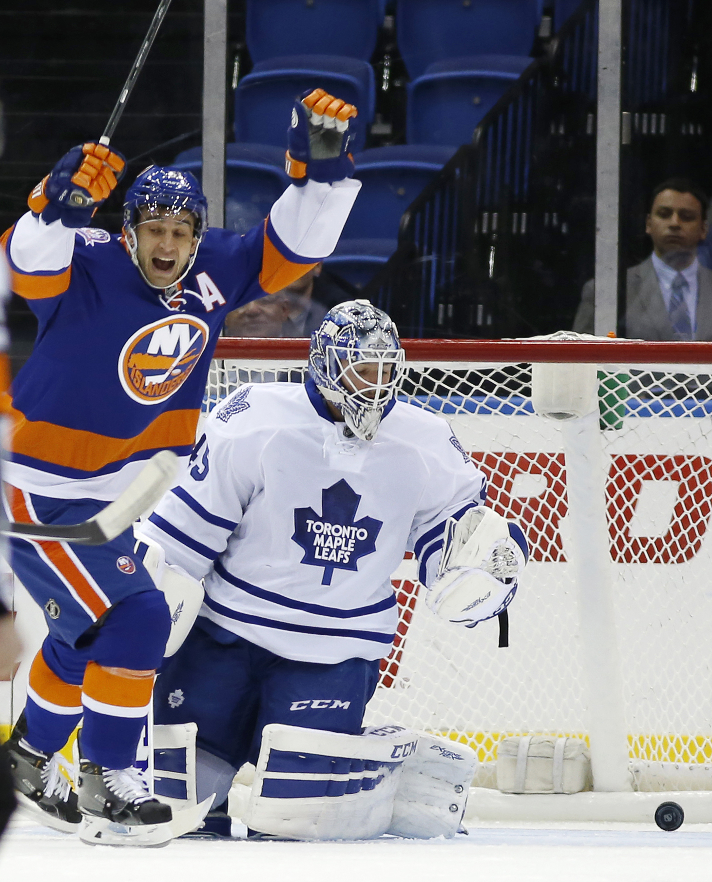 Islanders introduce new owners