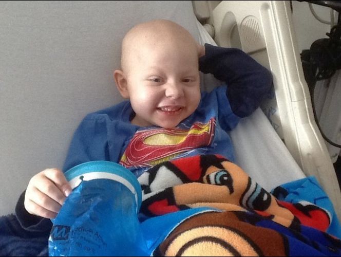 Joven de West Valley dona su colección de peluches a niño muriendo de cancer