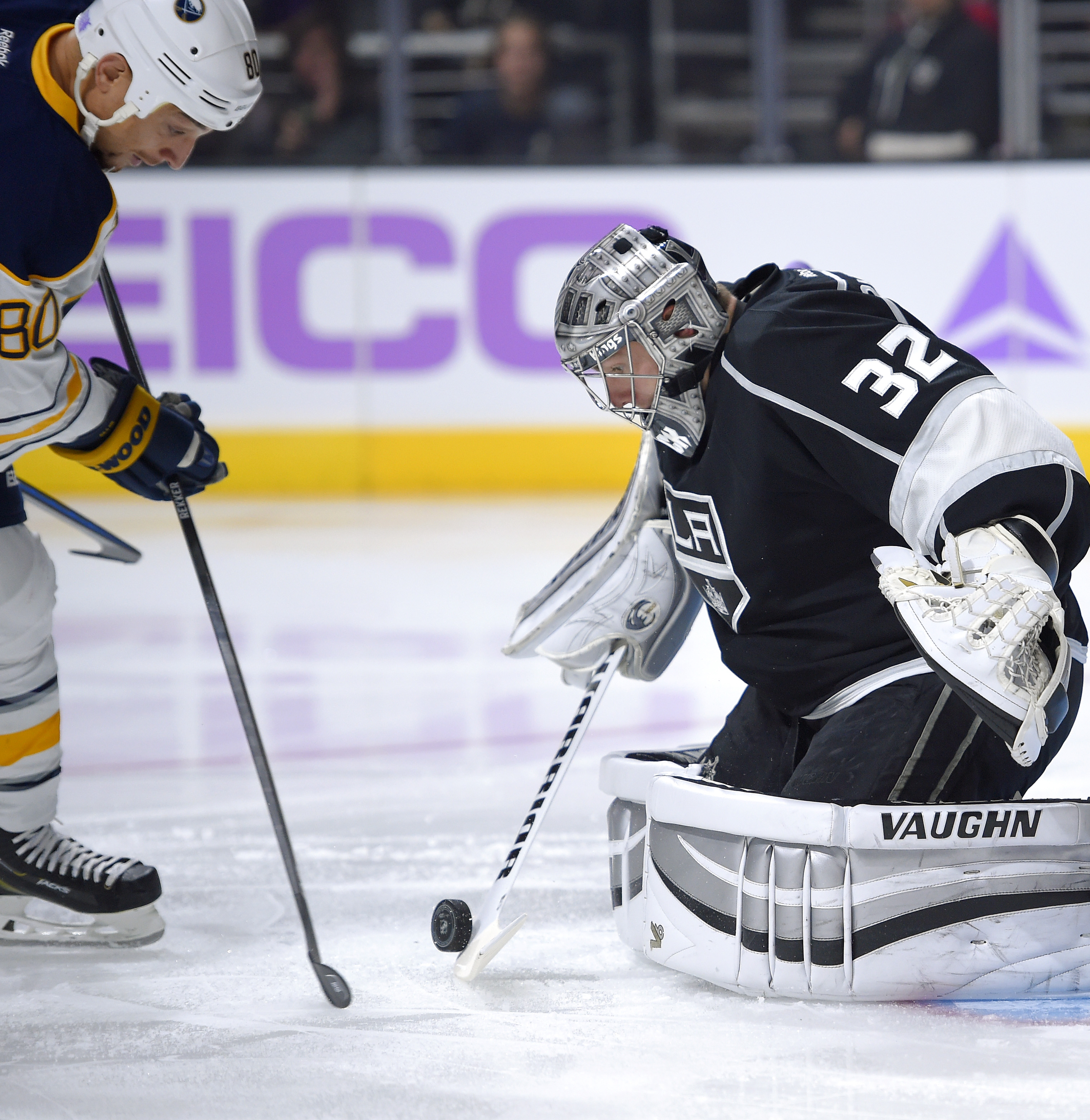 Quick sets shutout mark, LA Kings beat Sabres 2-0