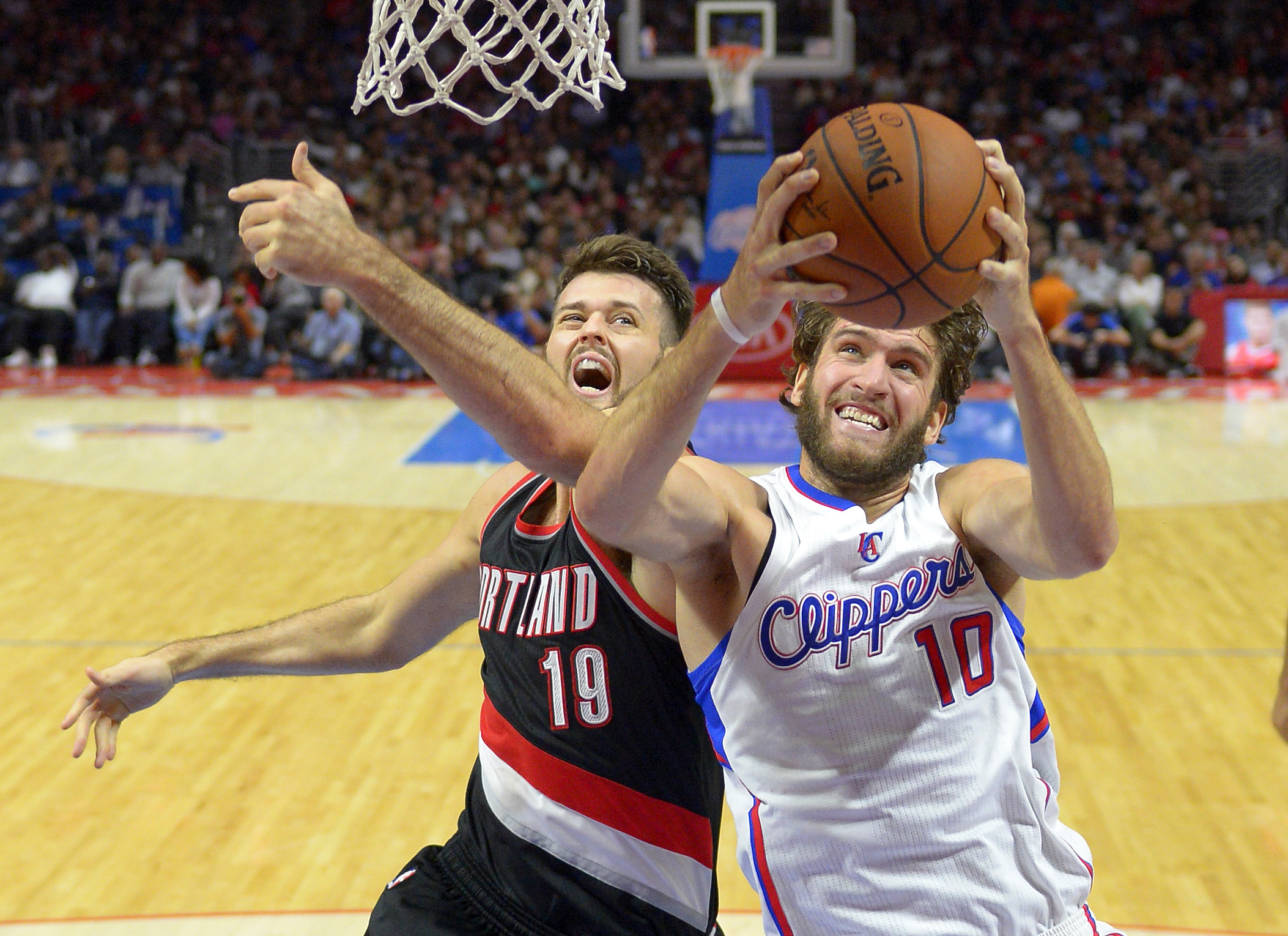 Lillard leads Trail Blazers past Clippers 99-89