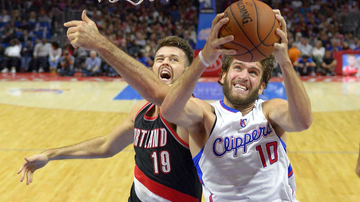 Lillard leads Trail Blazers past Clippers 99-89