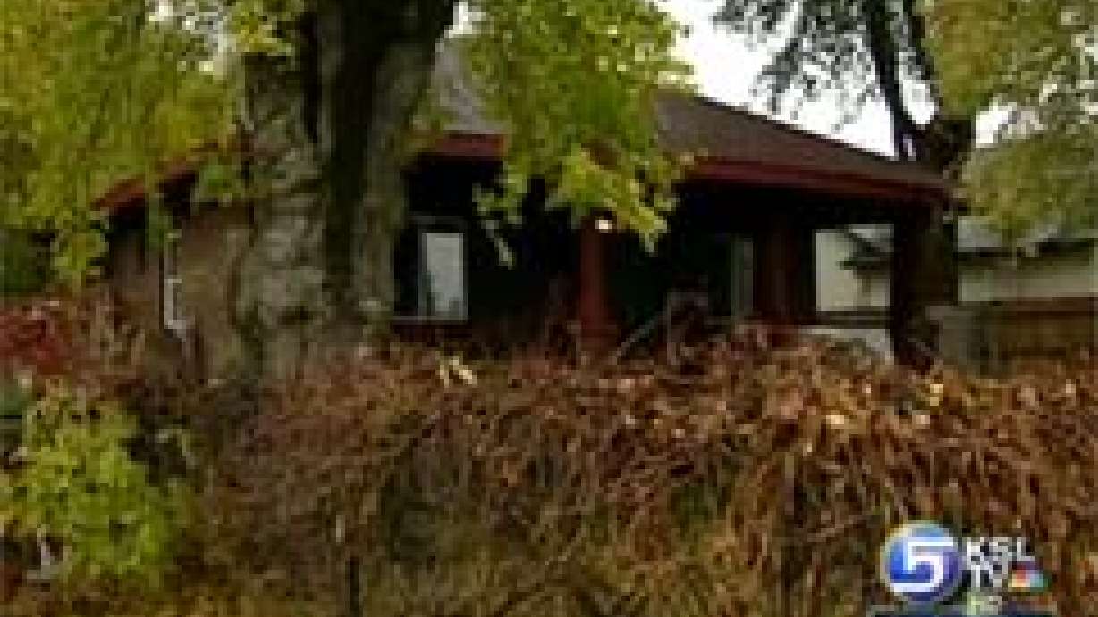 Volunteers Renovate Woman's 135-Year-Old House