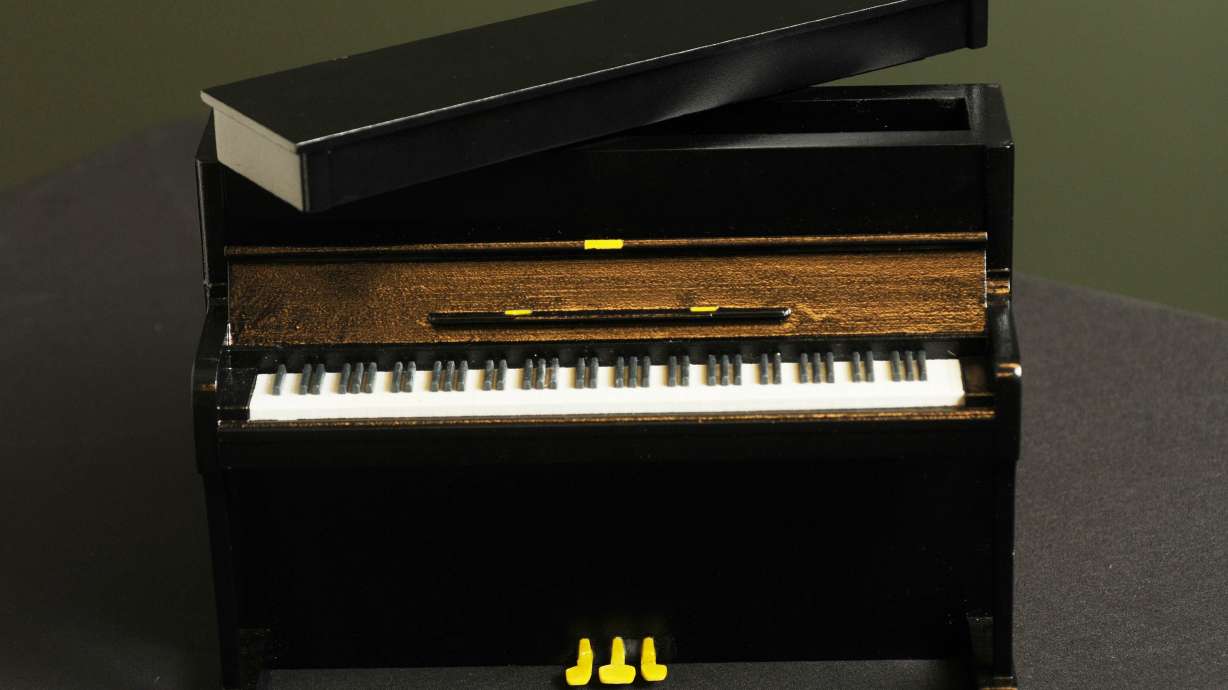 Custom urns courtesy of company's 3-D printer