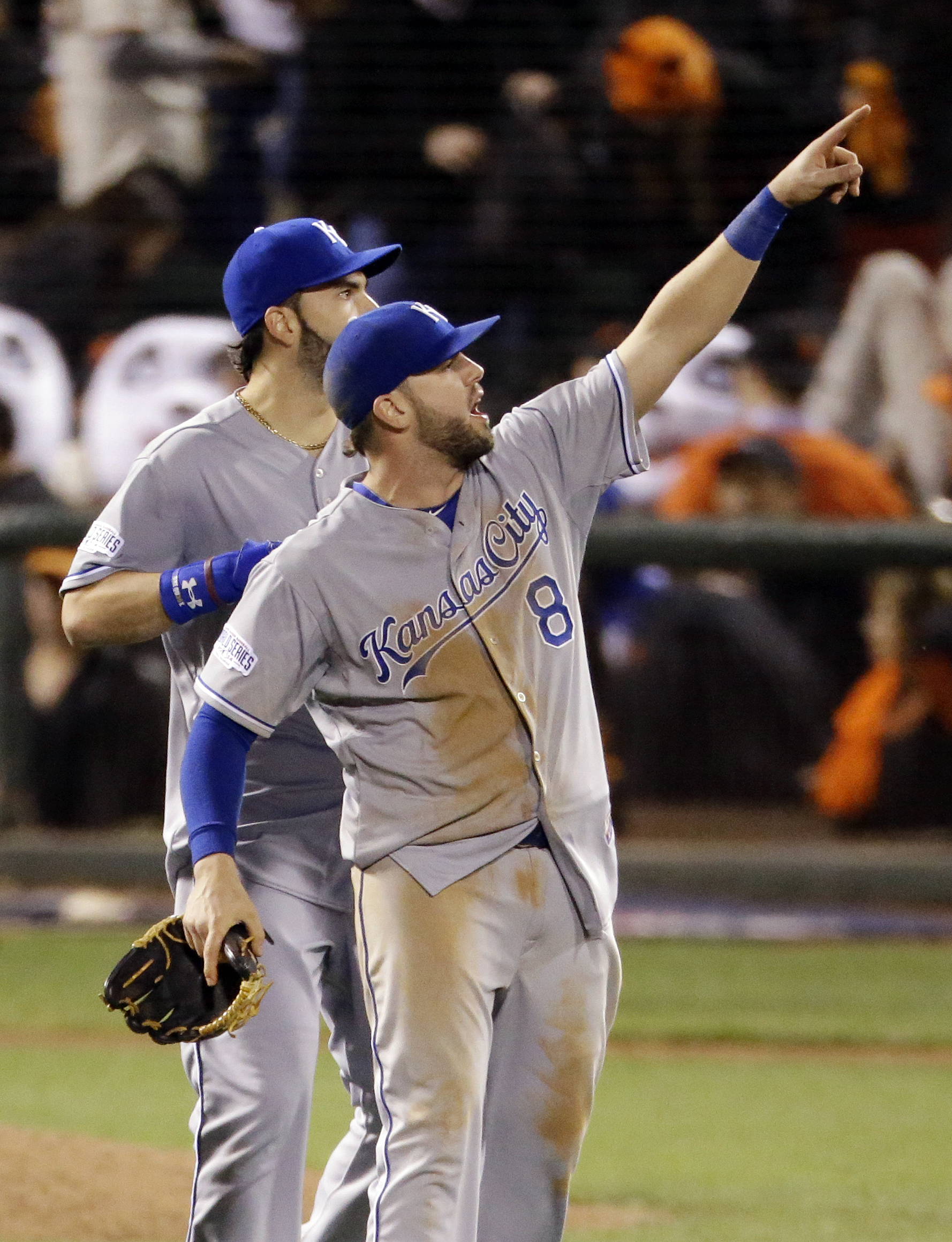 Royals think Giants soaked dirt to slow speedsters