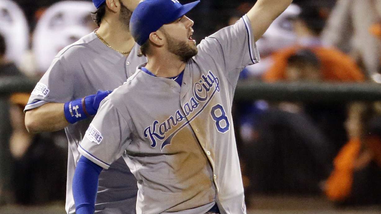 Royals think Giants soaked dirt to slow speedsters